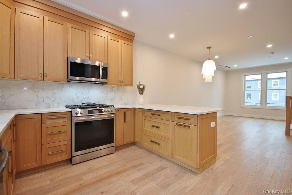 32 Andrews Lane, Sleepy Hollow, NY 10591