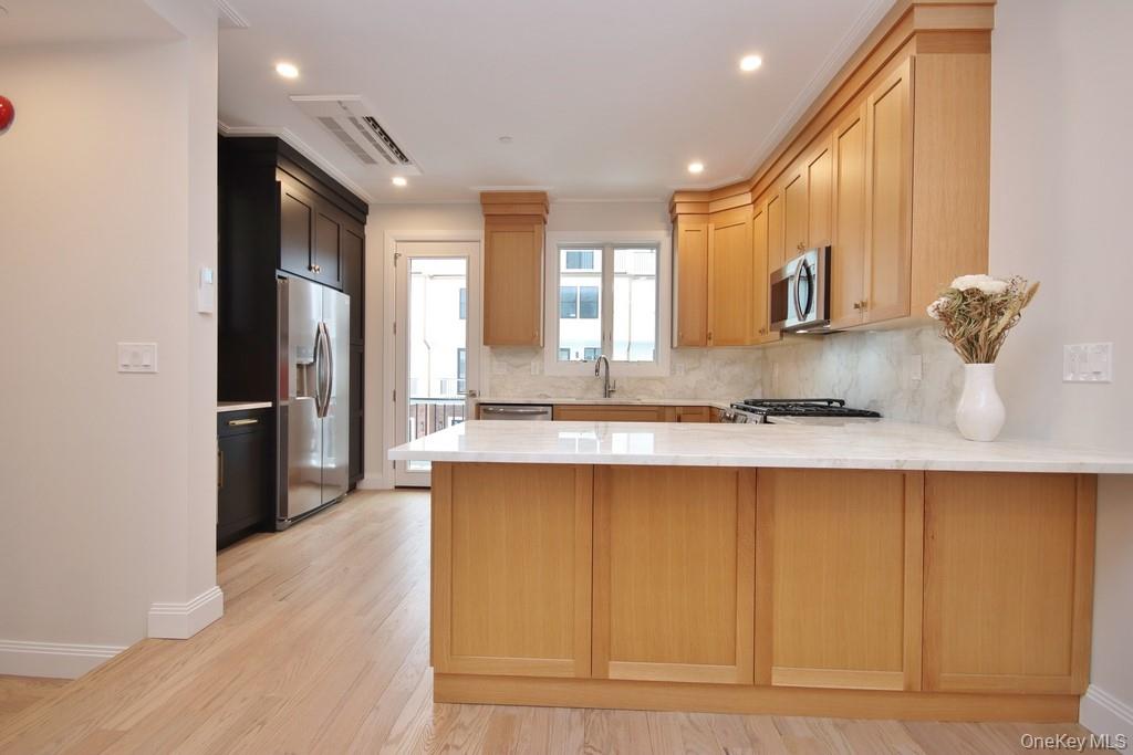 32 Andrews Lane, Sleepy Hollow, NY 10591