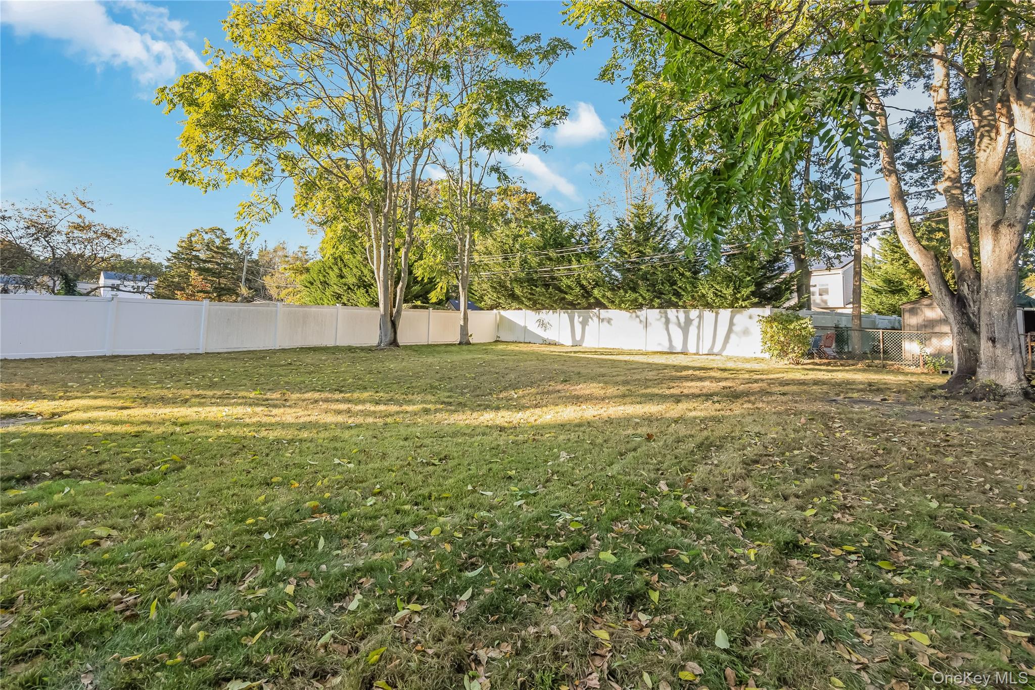 209 Cirrus Road, Holbrook, NY 11741