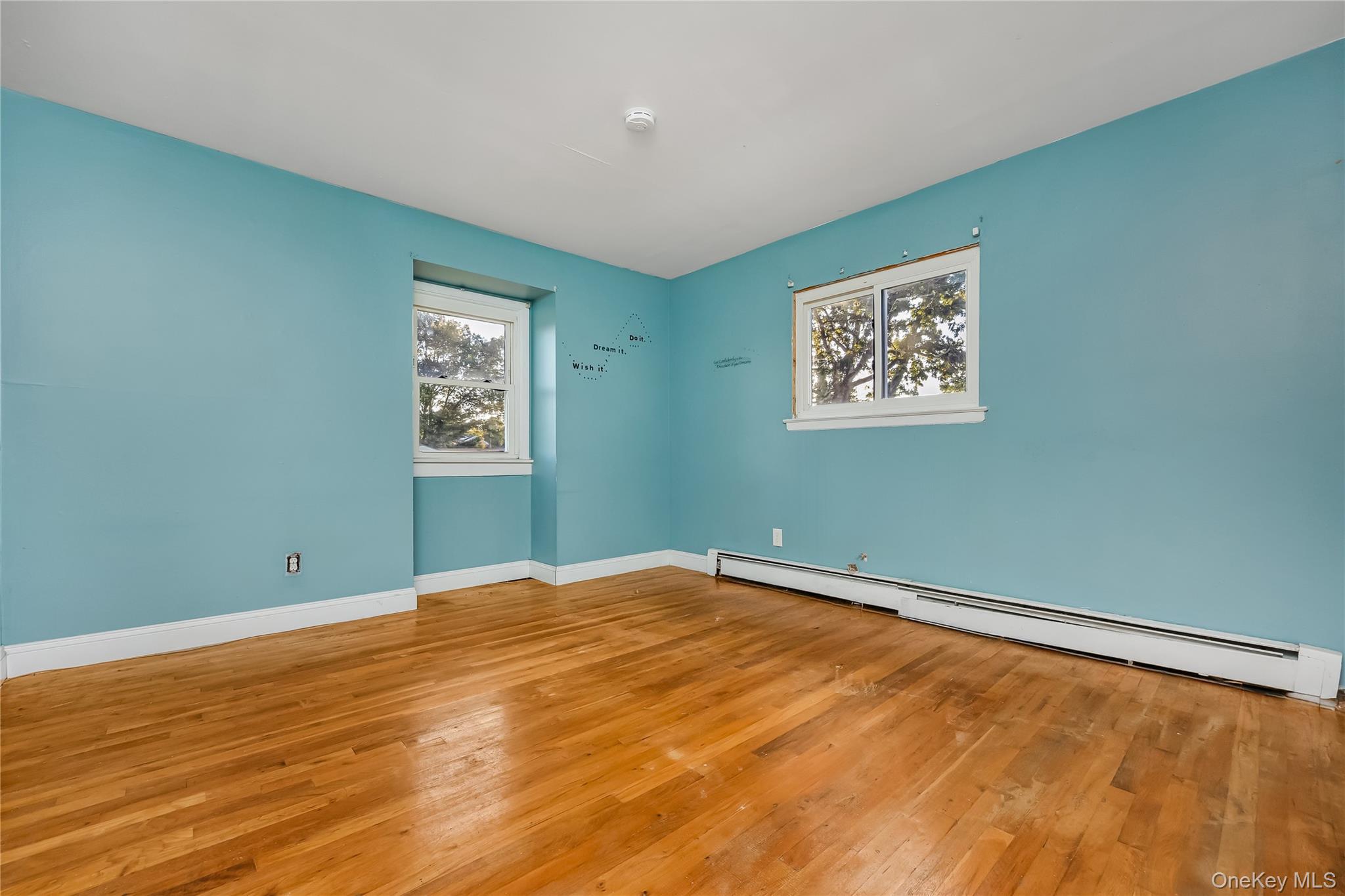 209 Cirrus Road, Holbrook, NY 11741