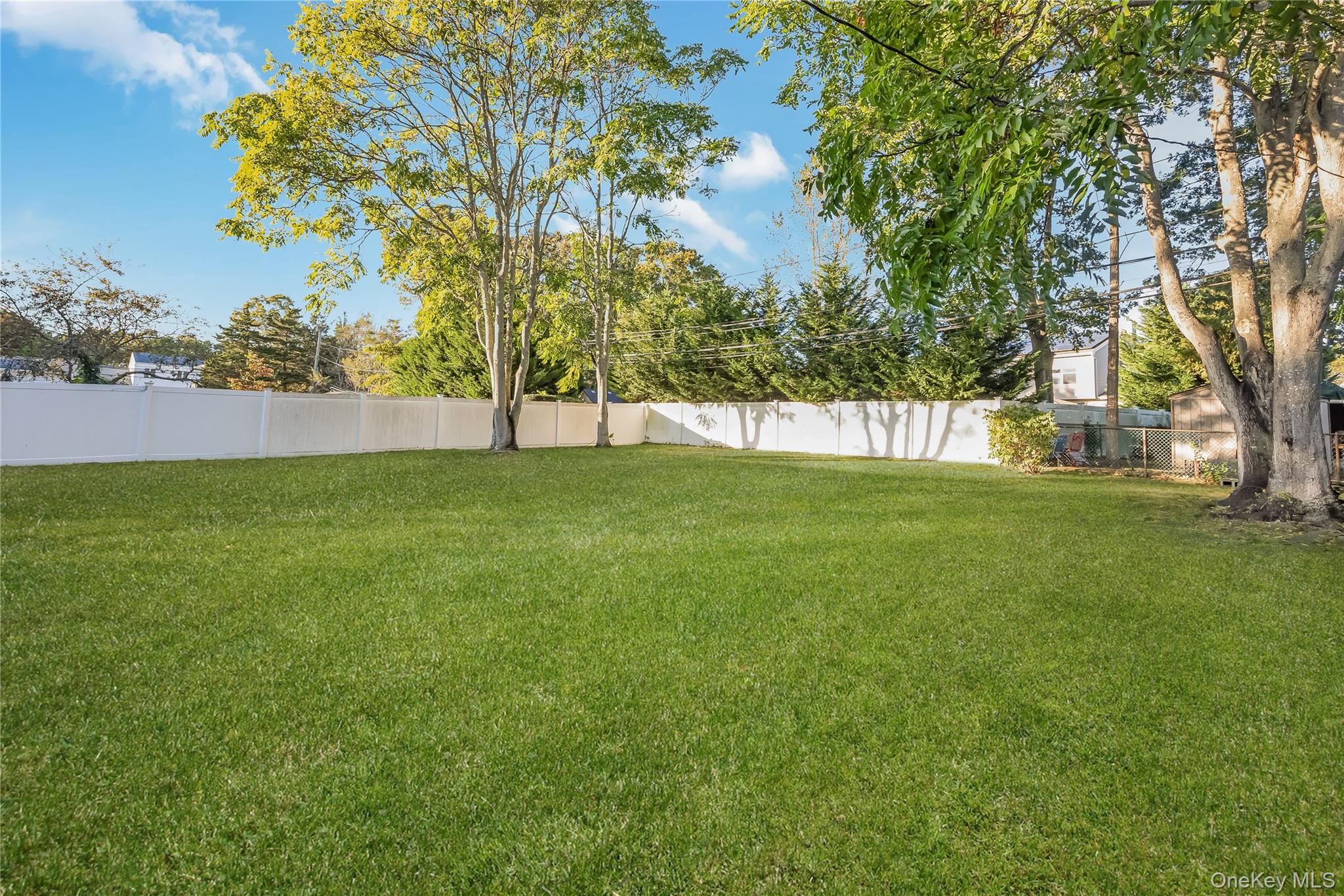 209 Cirrus Road, Holbrook, NY 11741