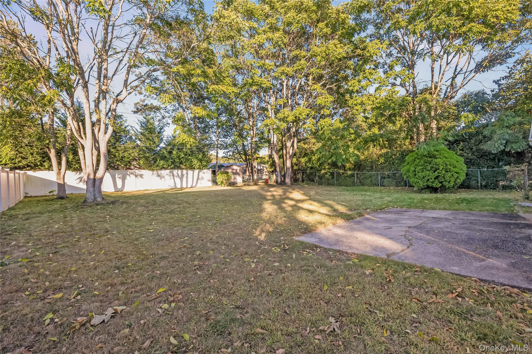 209 Cirrus Road, Holbrook, NY 11741