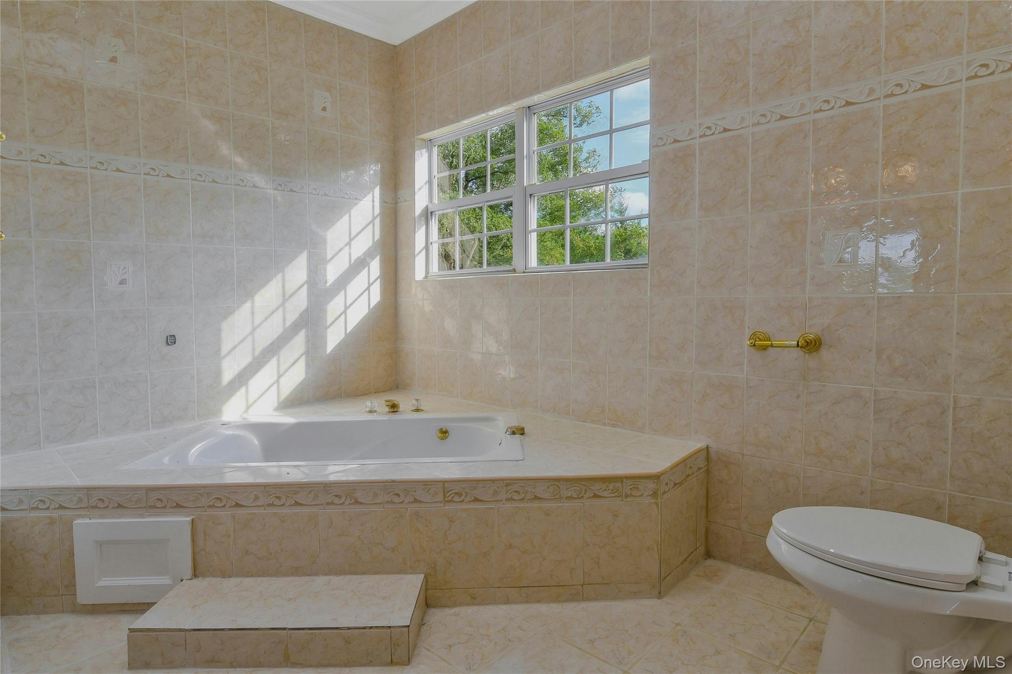 60 Delamere Street, Huntington, NY 11743