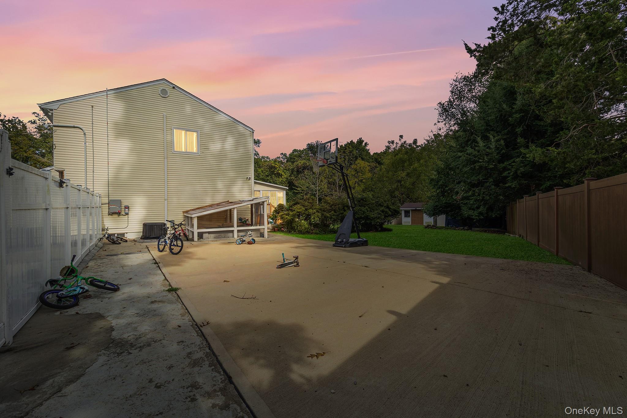 61 Old Indian Head Road, Commack, NY 11725