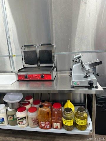 142 Graham Avenue, Brooklyn, NY 11206