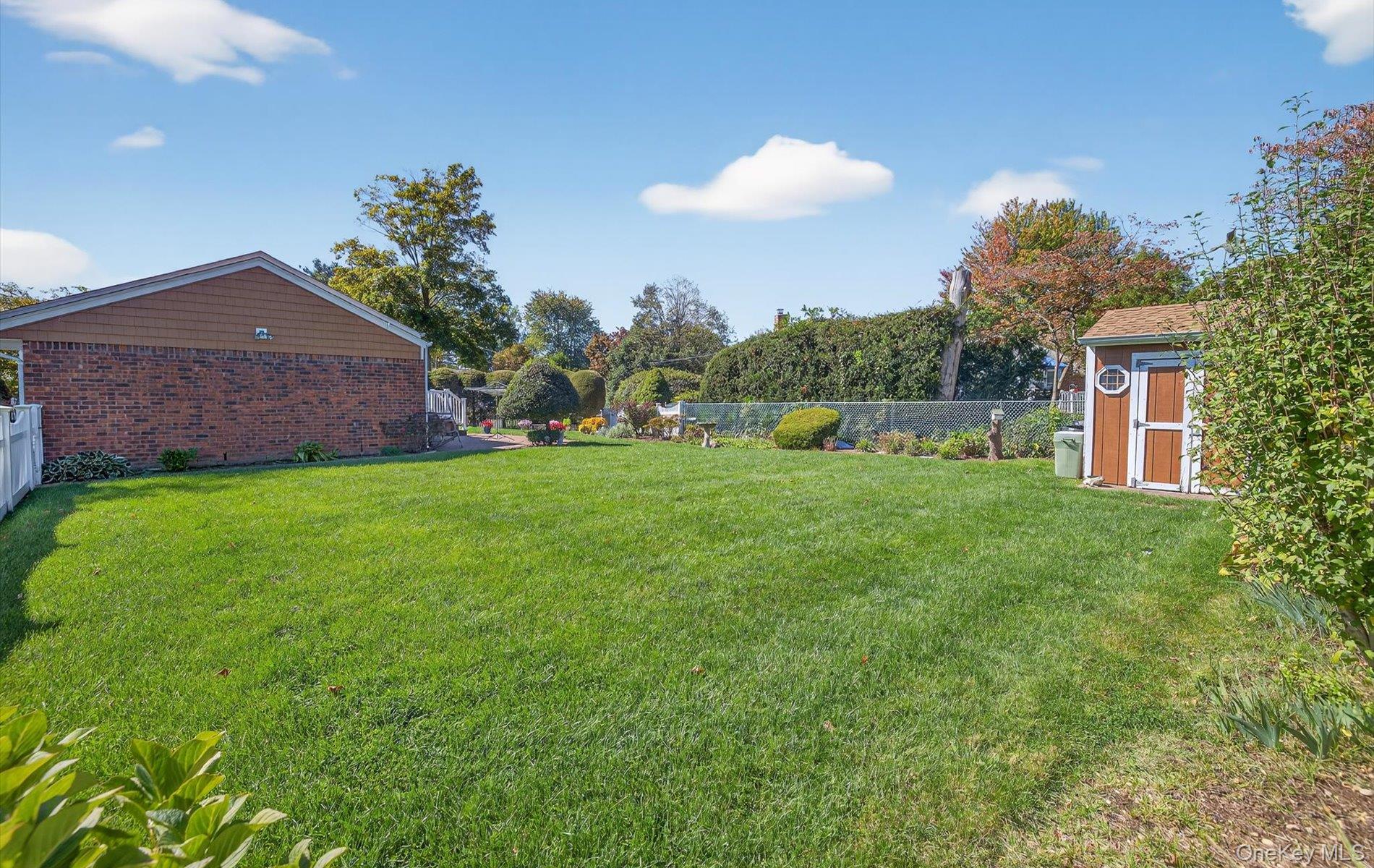 1 Marlowe Place, Greenlawn, NY 11740