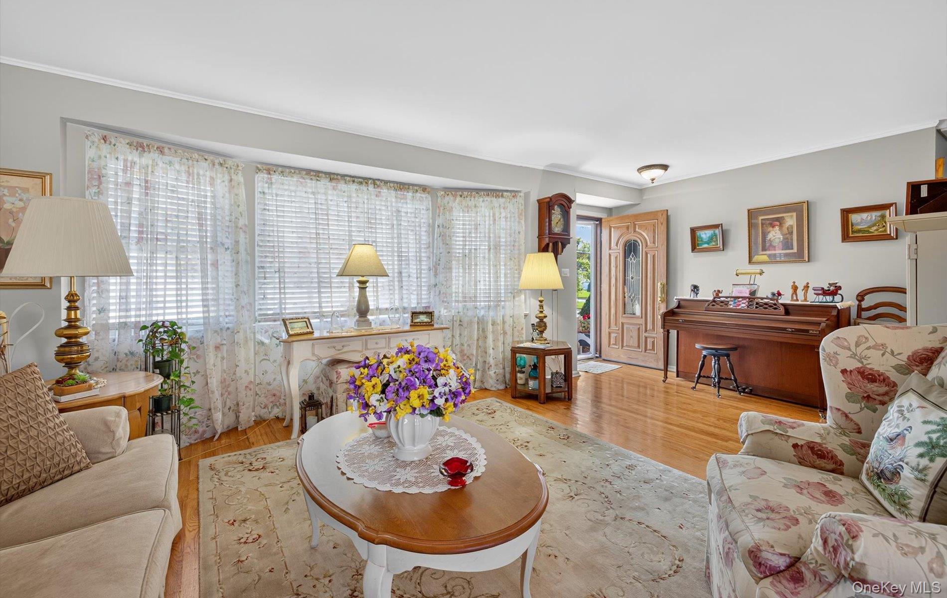 1 Marlowe Place, Greenlawn, NY 11740