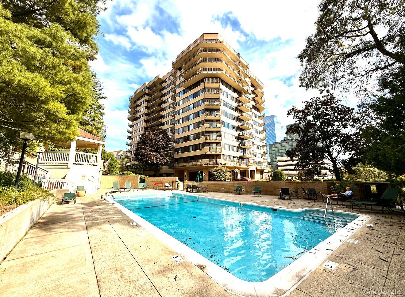 25 Rockledge Avenue # 604, White Plains, NY 10601