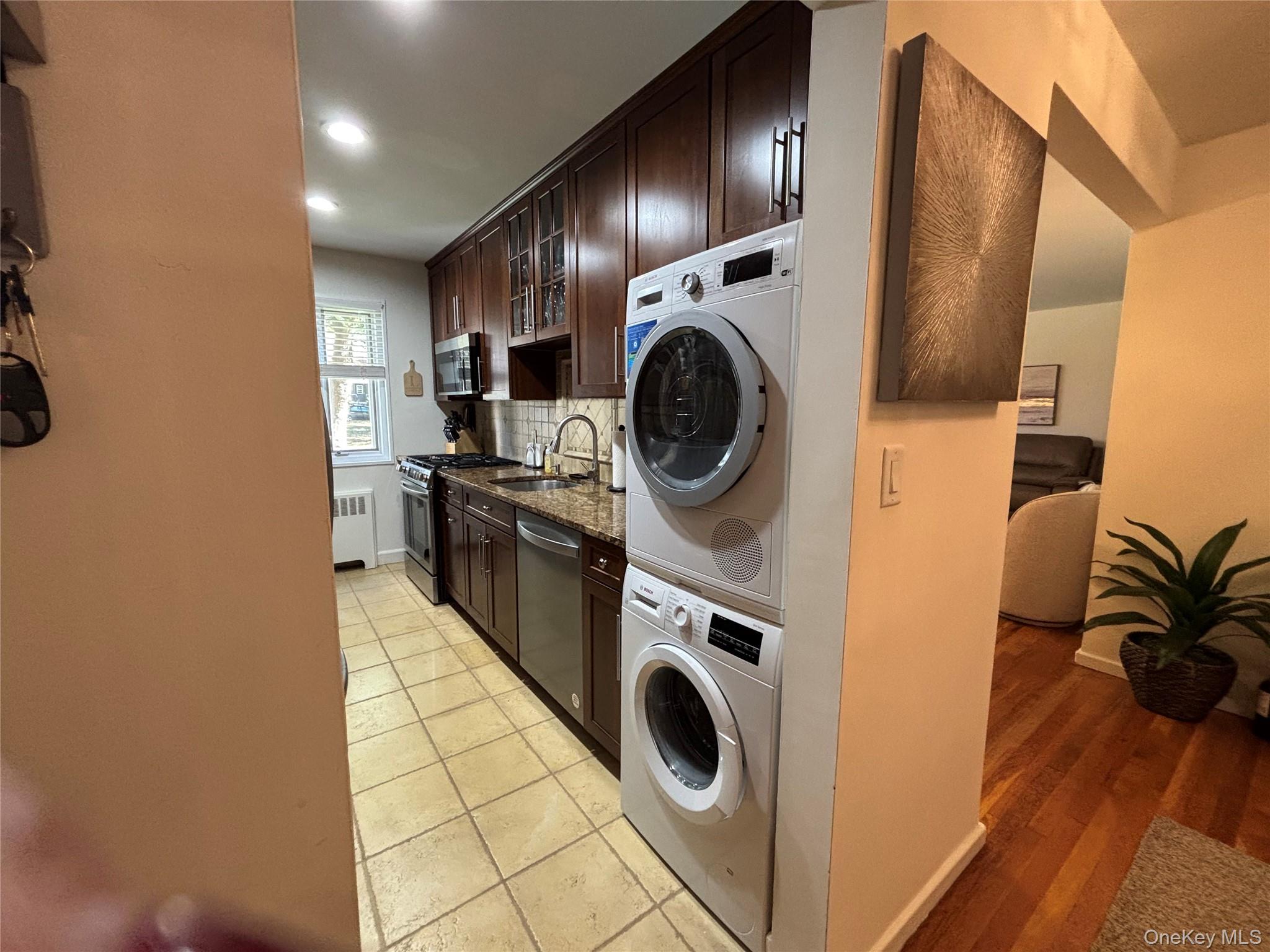 41 Lawrence Drive # A, White Plains, NY 10603