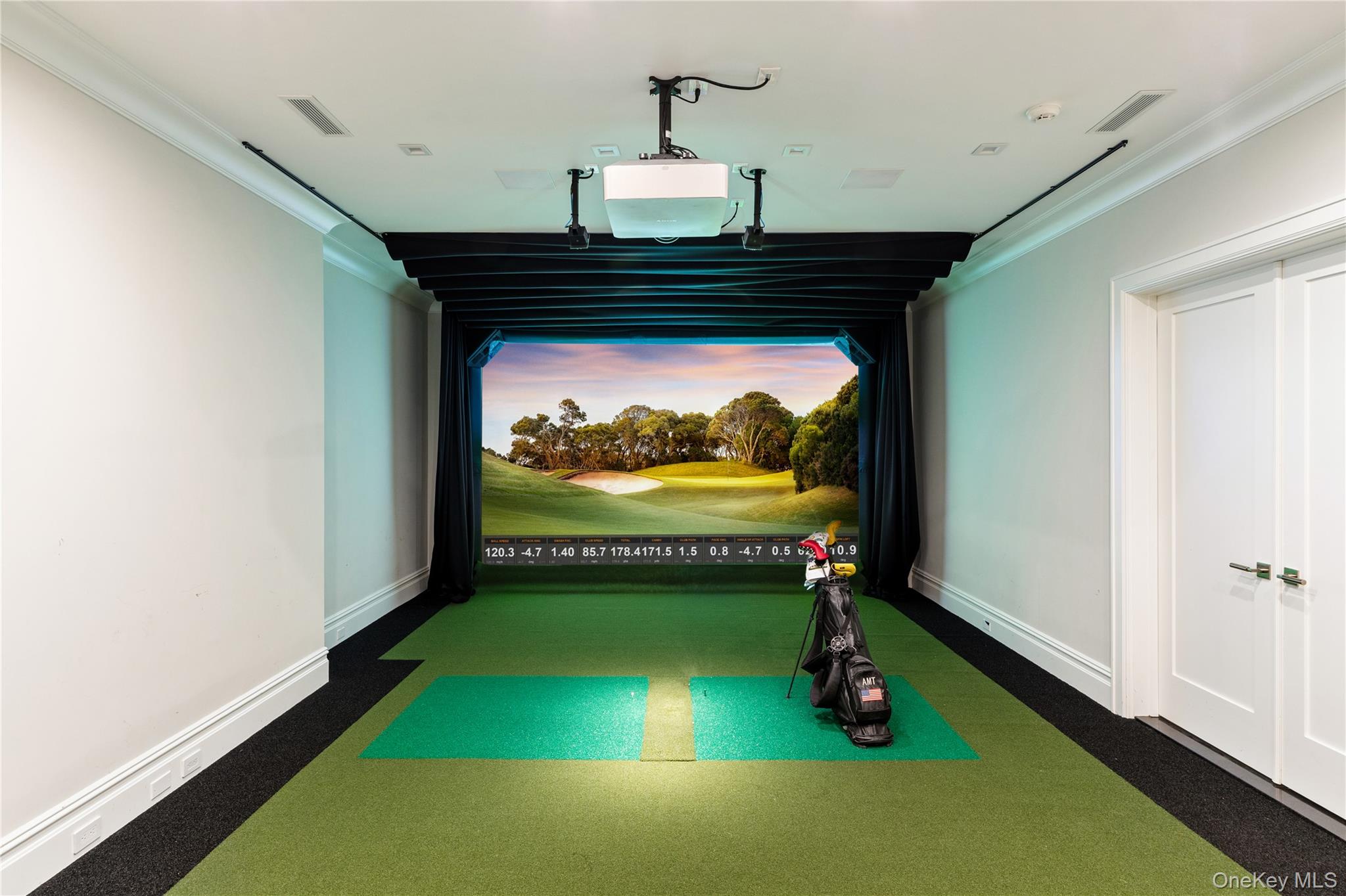 53 Simonson Road, Old Brookville, NY 11545