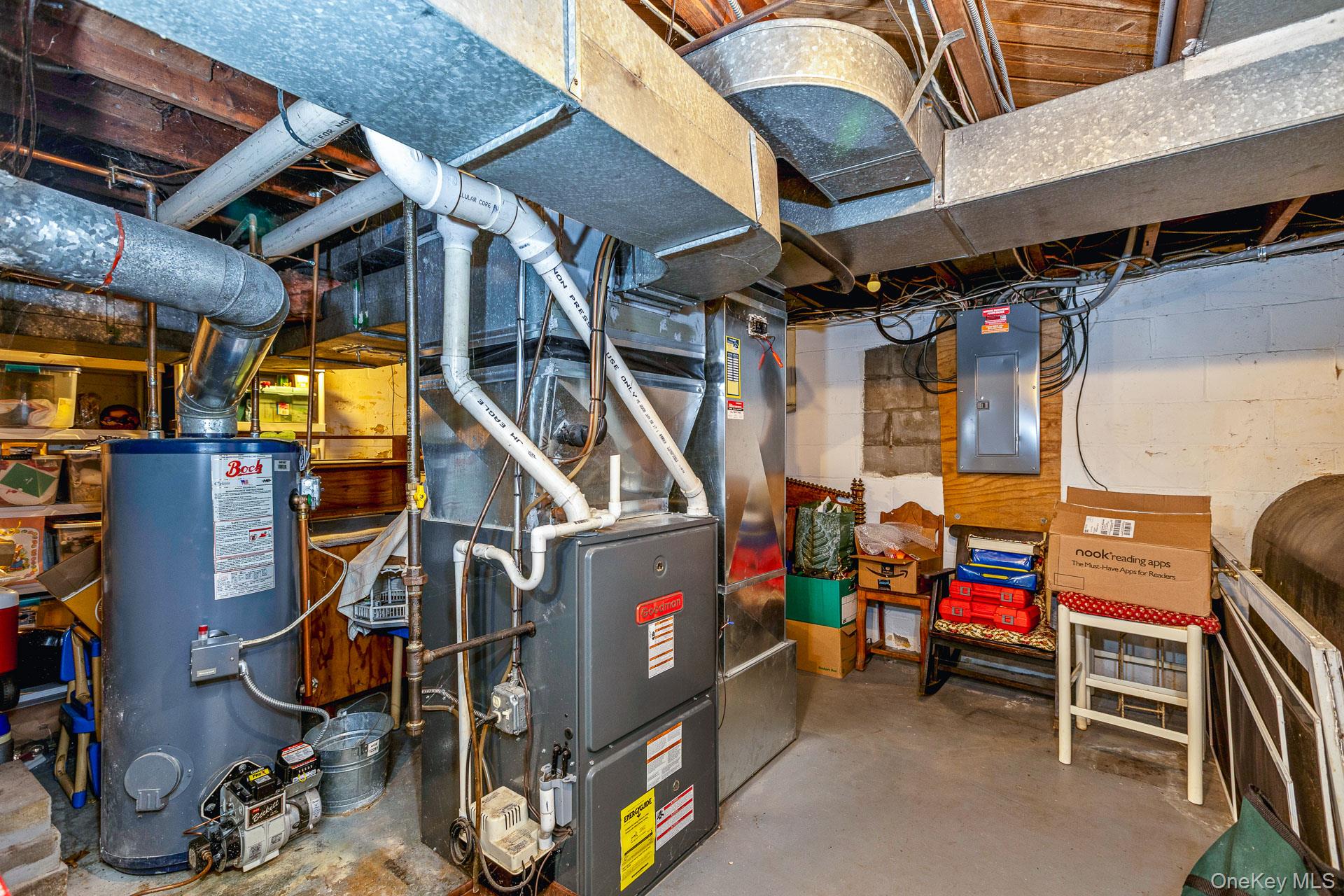 59 Union Avenue, Center Moriches, NY 11934