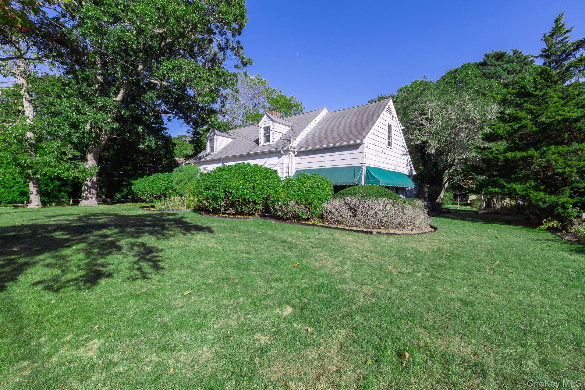 59 Union Avenue, Center Moriches, NY 11934