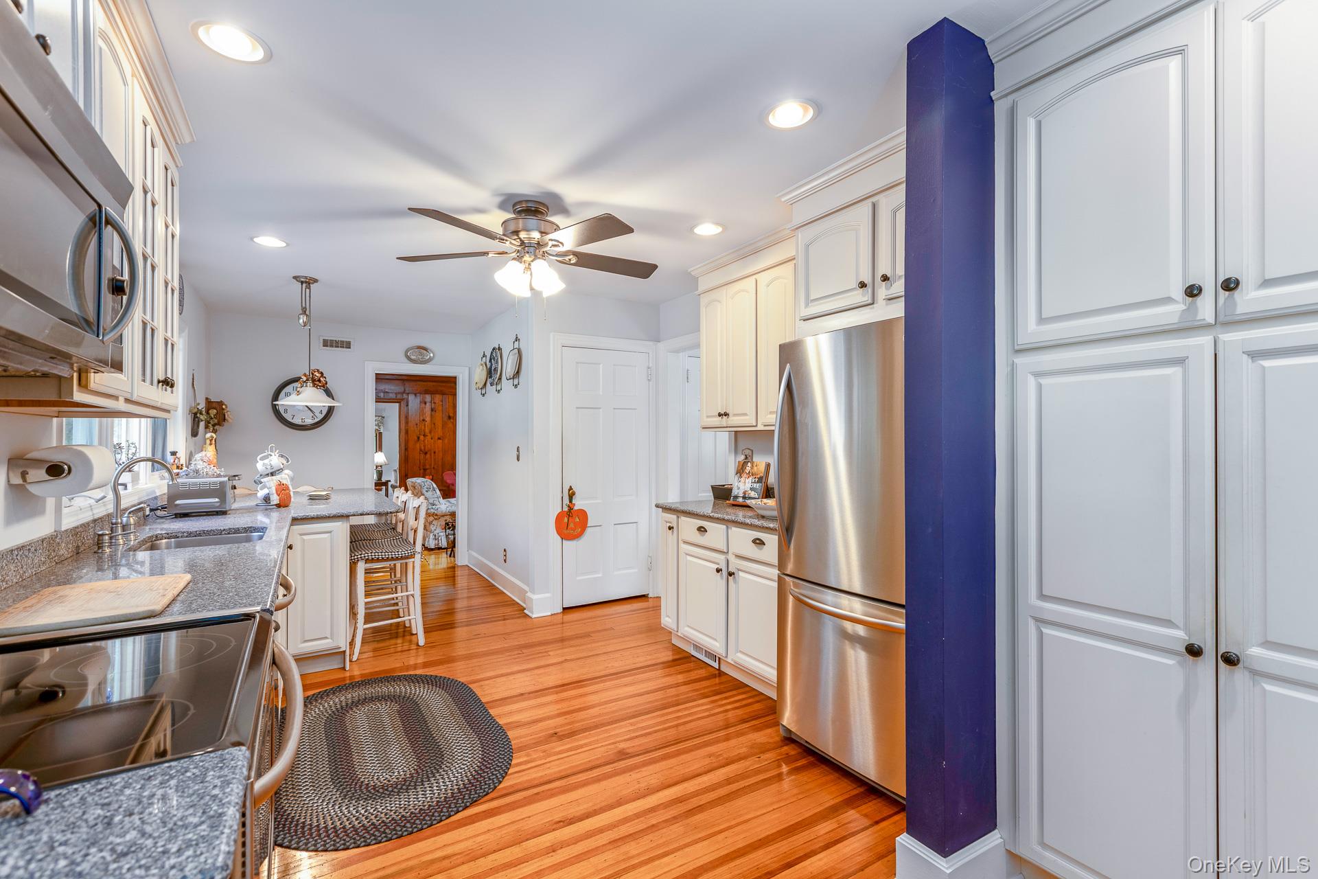 59 Union Avenue, Center Moriches, NY 11934