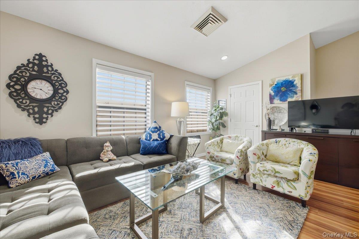 1138 Willow Lane, Valley Stream, NY 11850