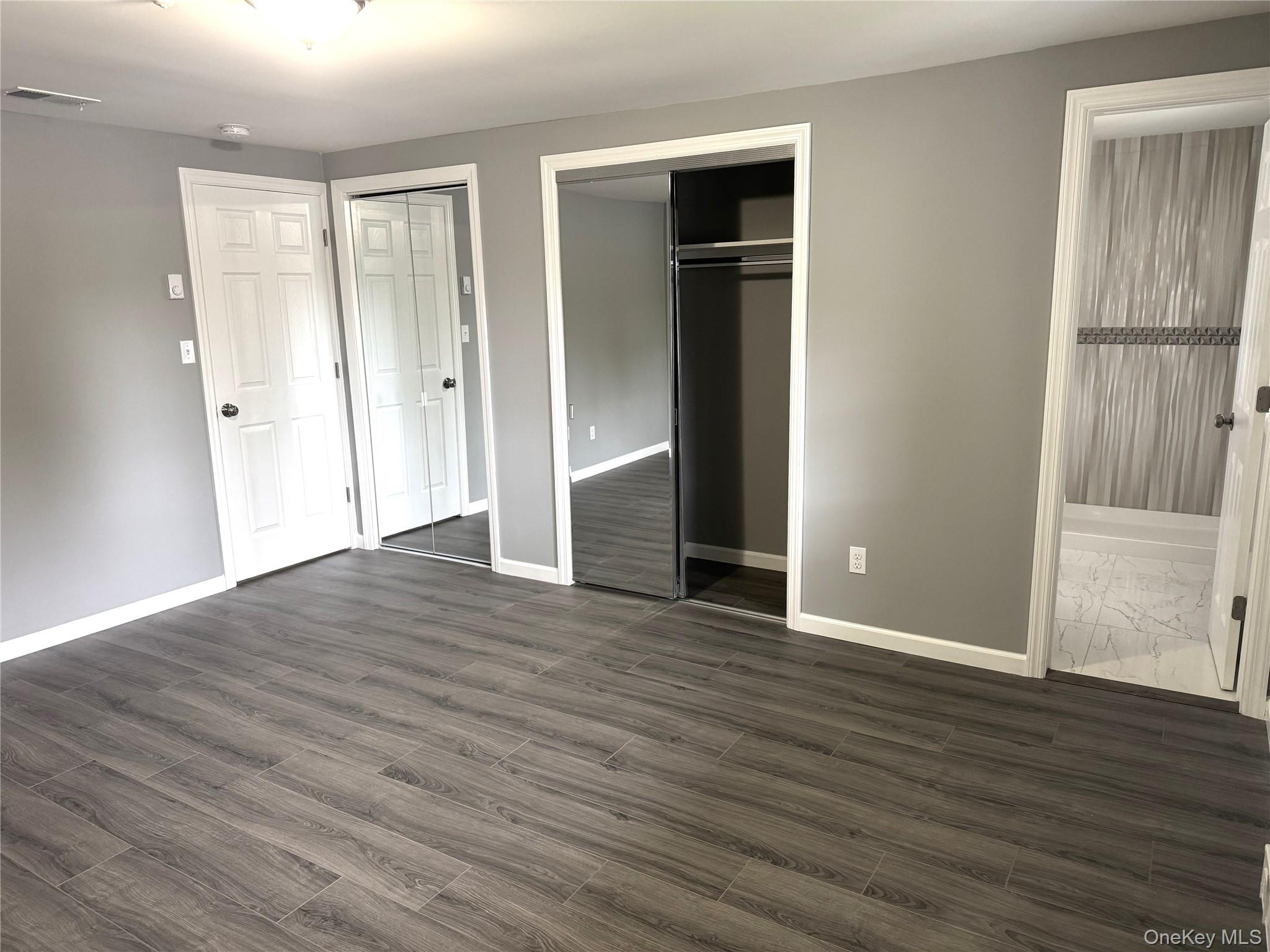 8 Lexington Court, Coram, NY 11727