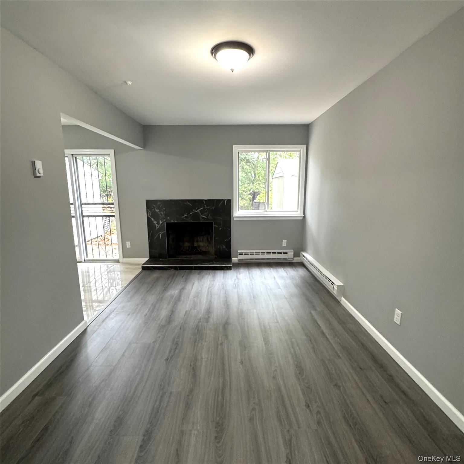 8 Lexington Court, Coram, NY 11727