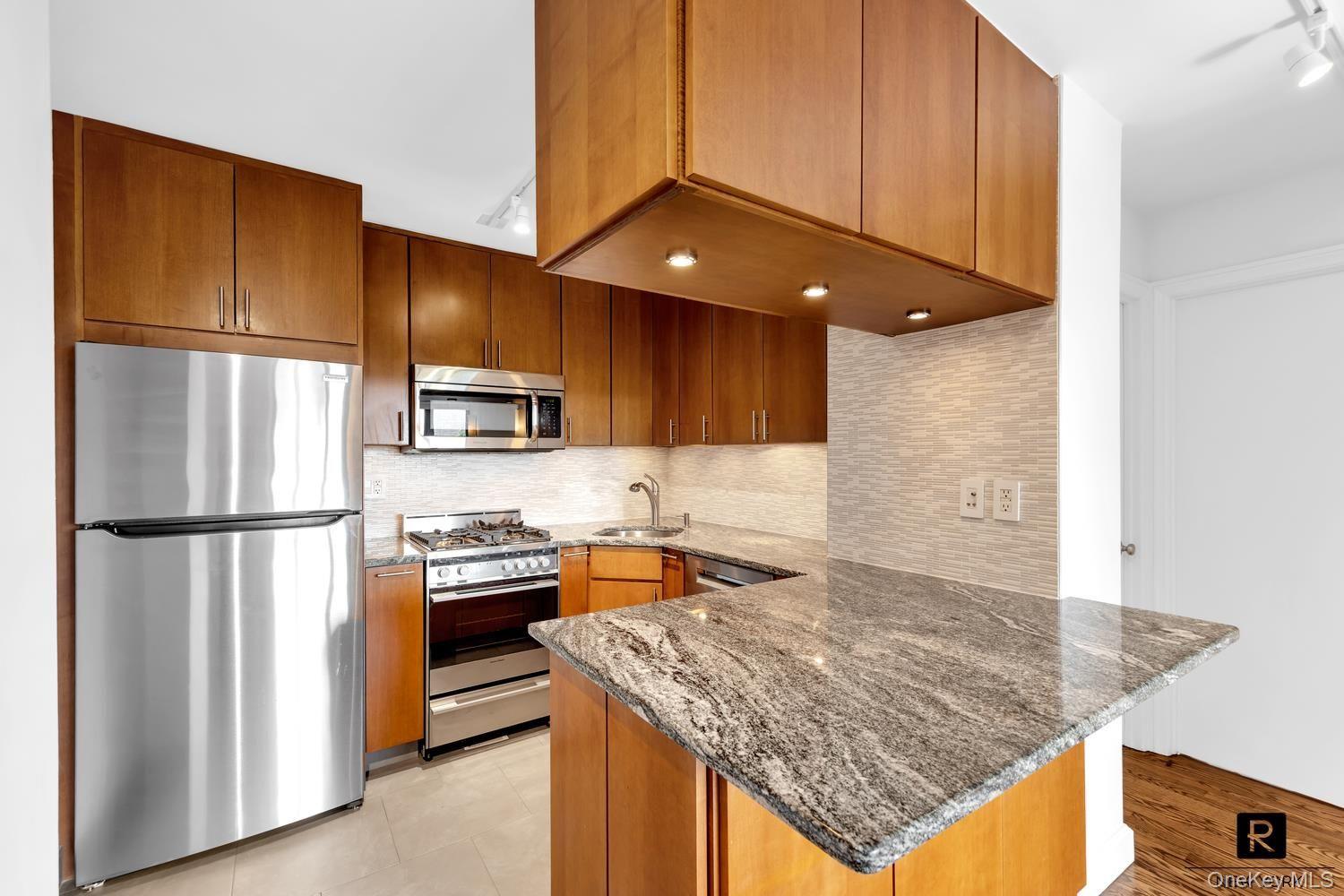 264 East Broadway # C-405, New York (Manhattan), NY 10002