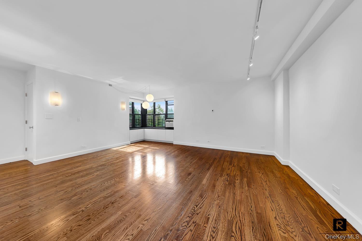 264 East Broadway # C-405, New York (Manhattan), NY 10002