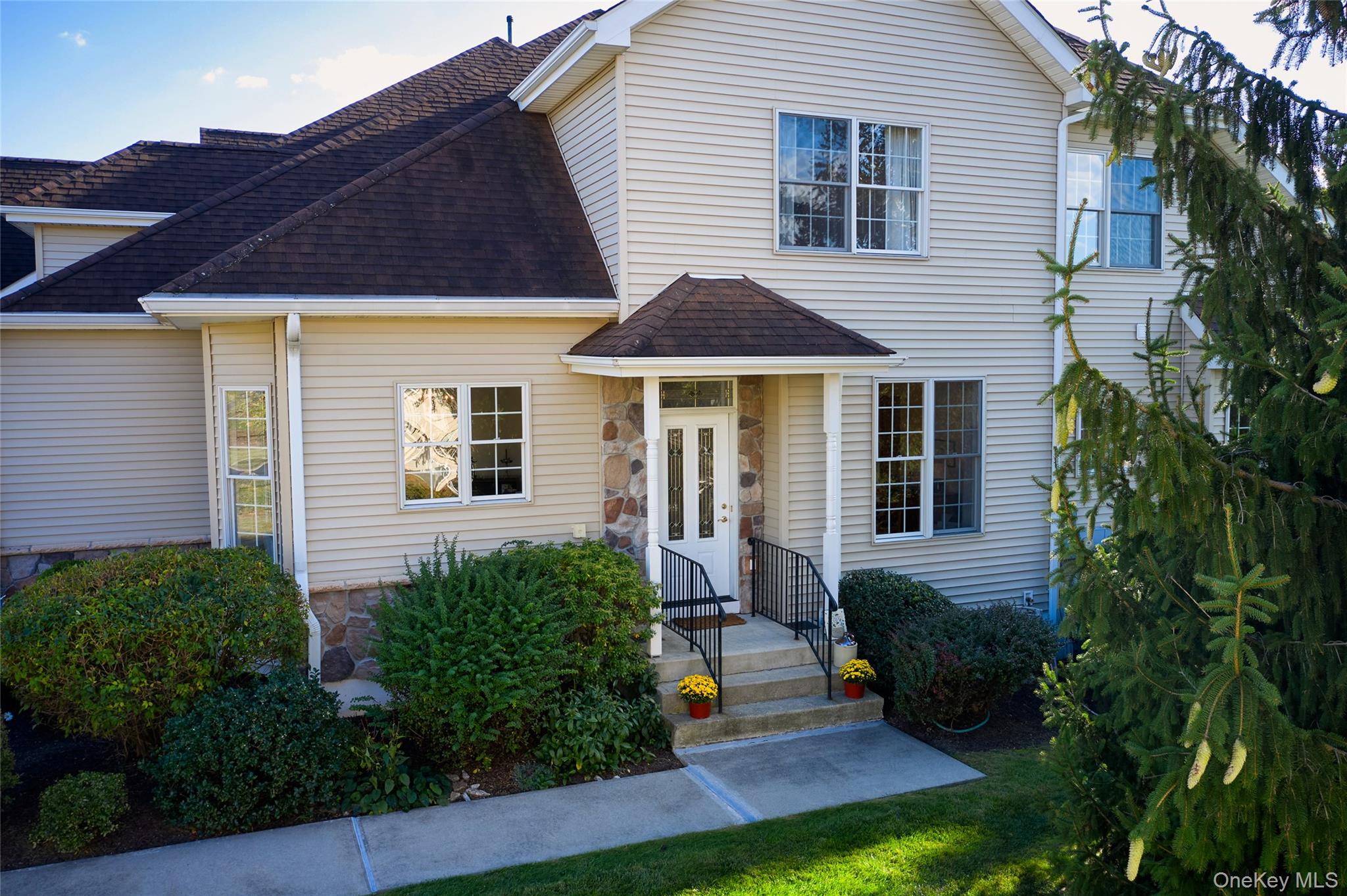 25 Alta Drive, Wappingers Falls, NY 12590