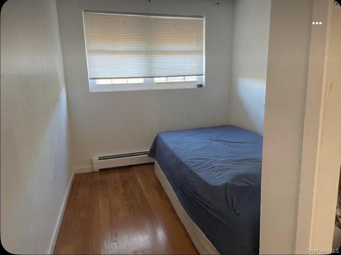 854 Throgs Neck Expwy, Bronx, NY 10465