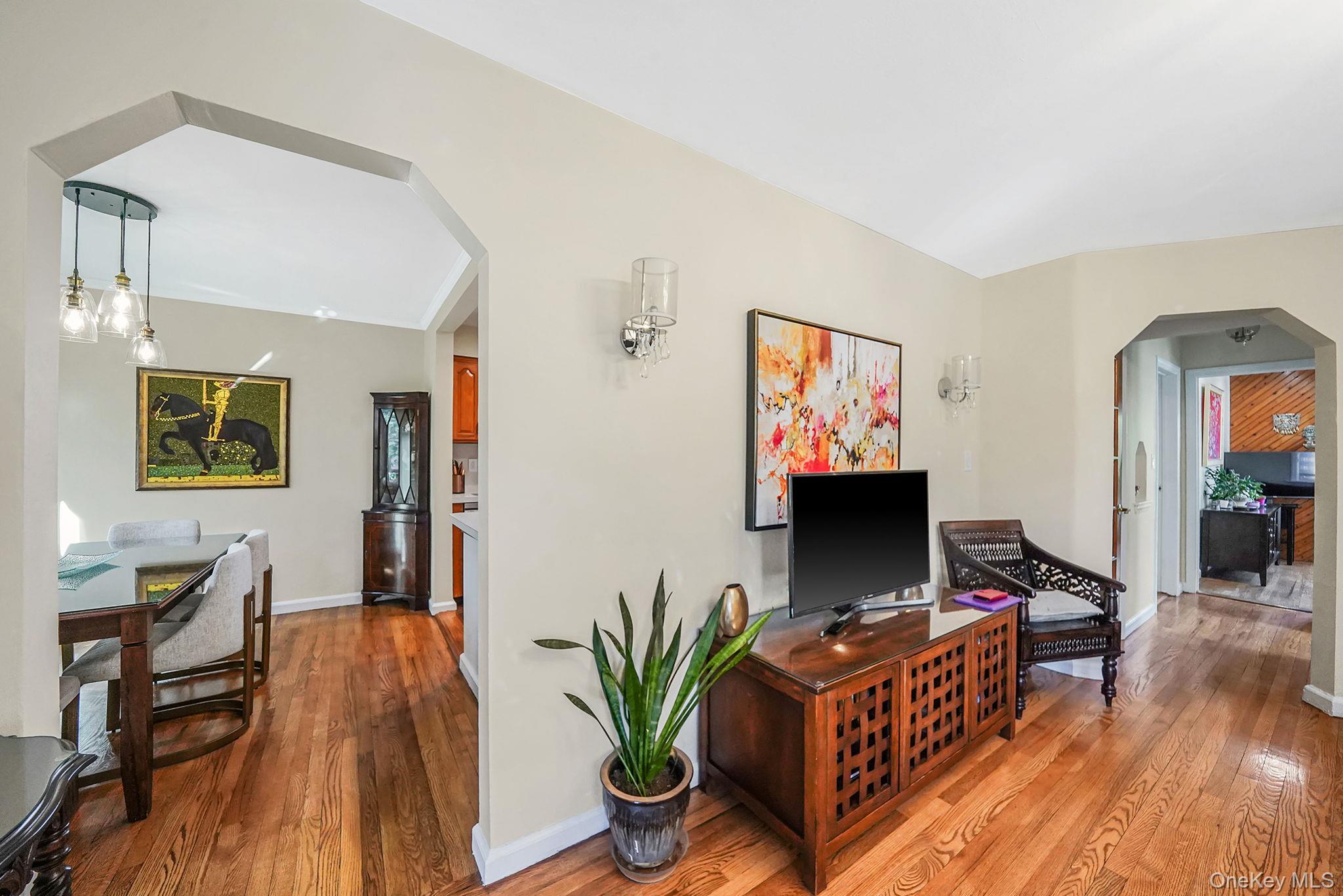 8133 260th Street, Glen Oaks, NY 11004