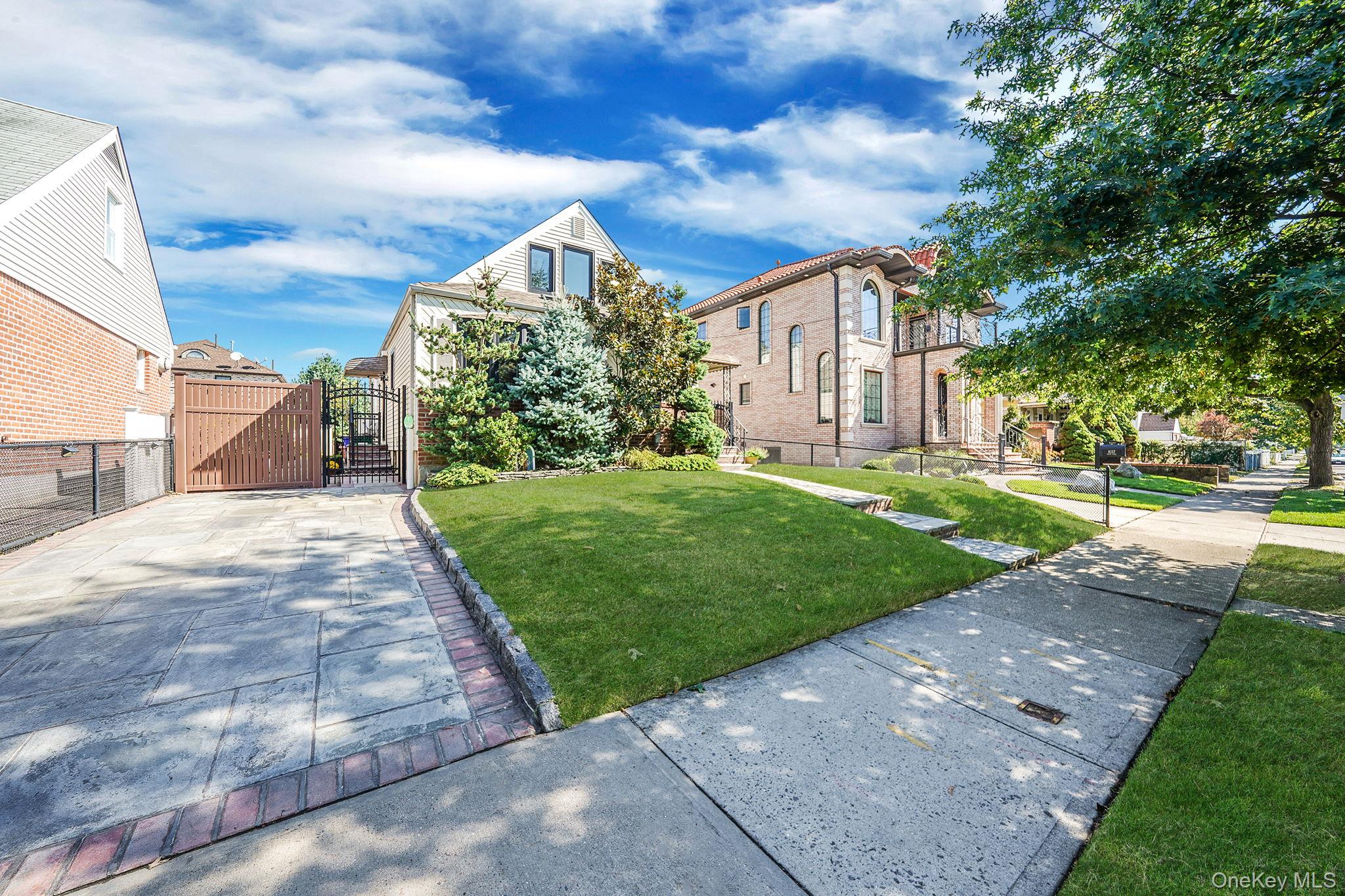 8133 260th Street, Glen Oaks, NY 11004