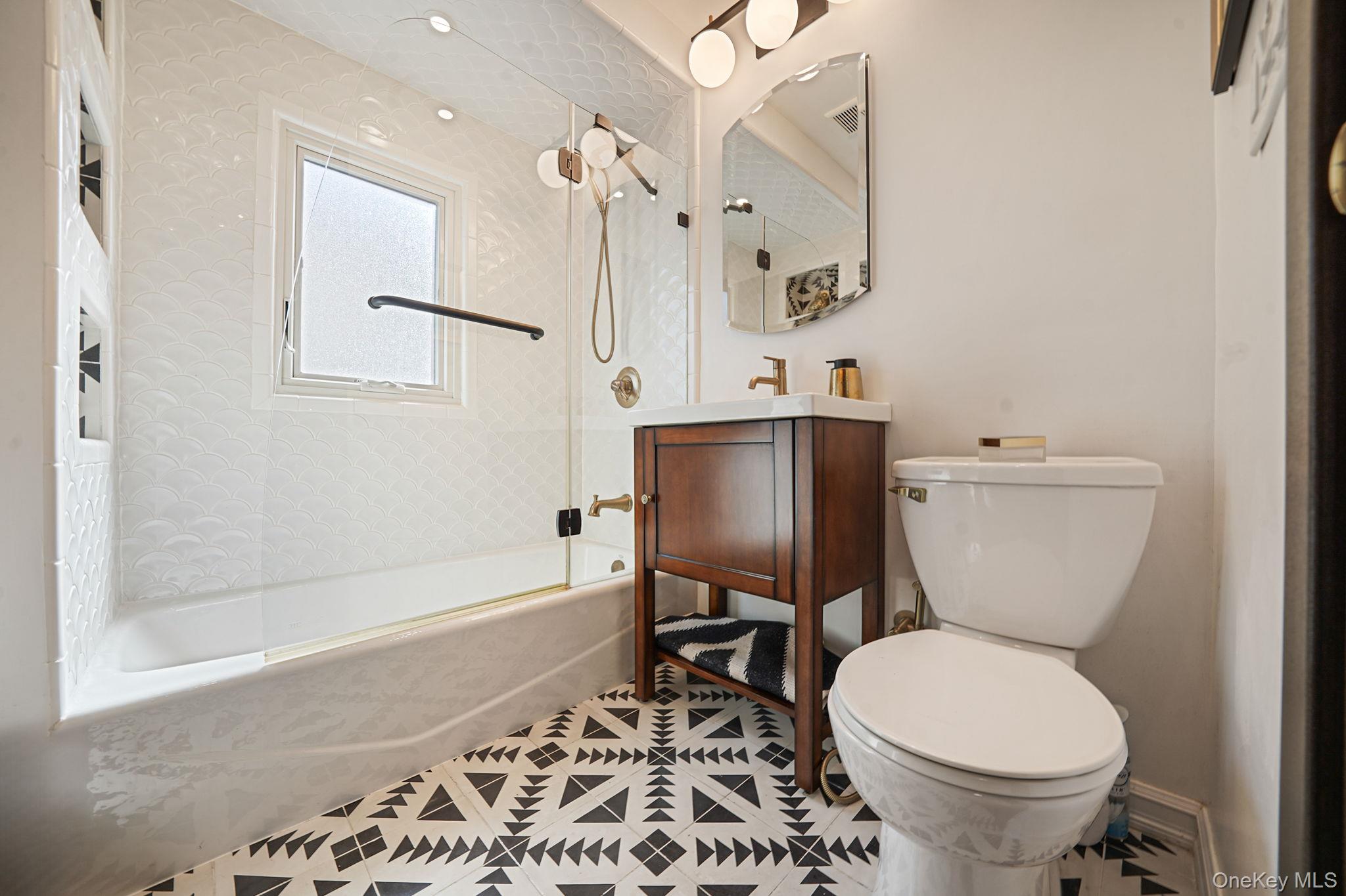 8133 260th Street, Glen Oaks, NY 11004