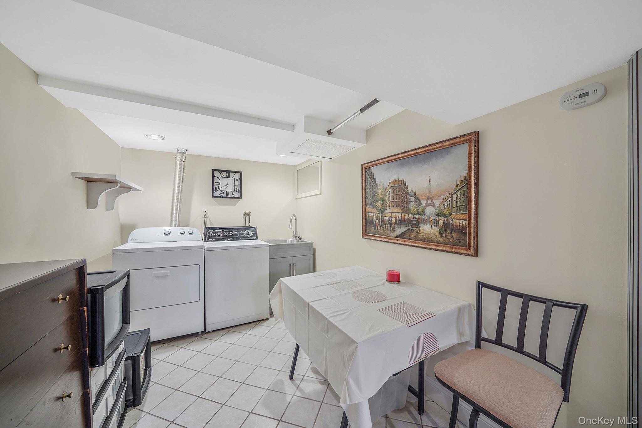 8133 260th Street, Glen Oaks, NY 11004