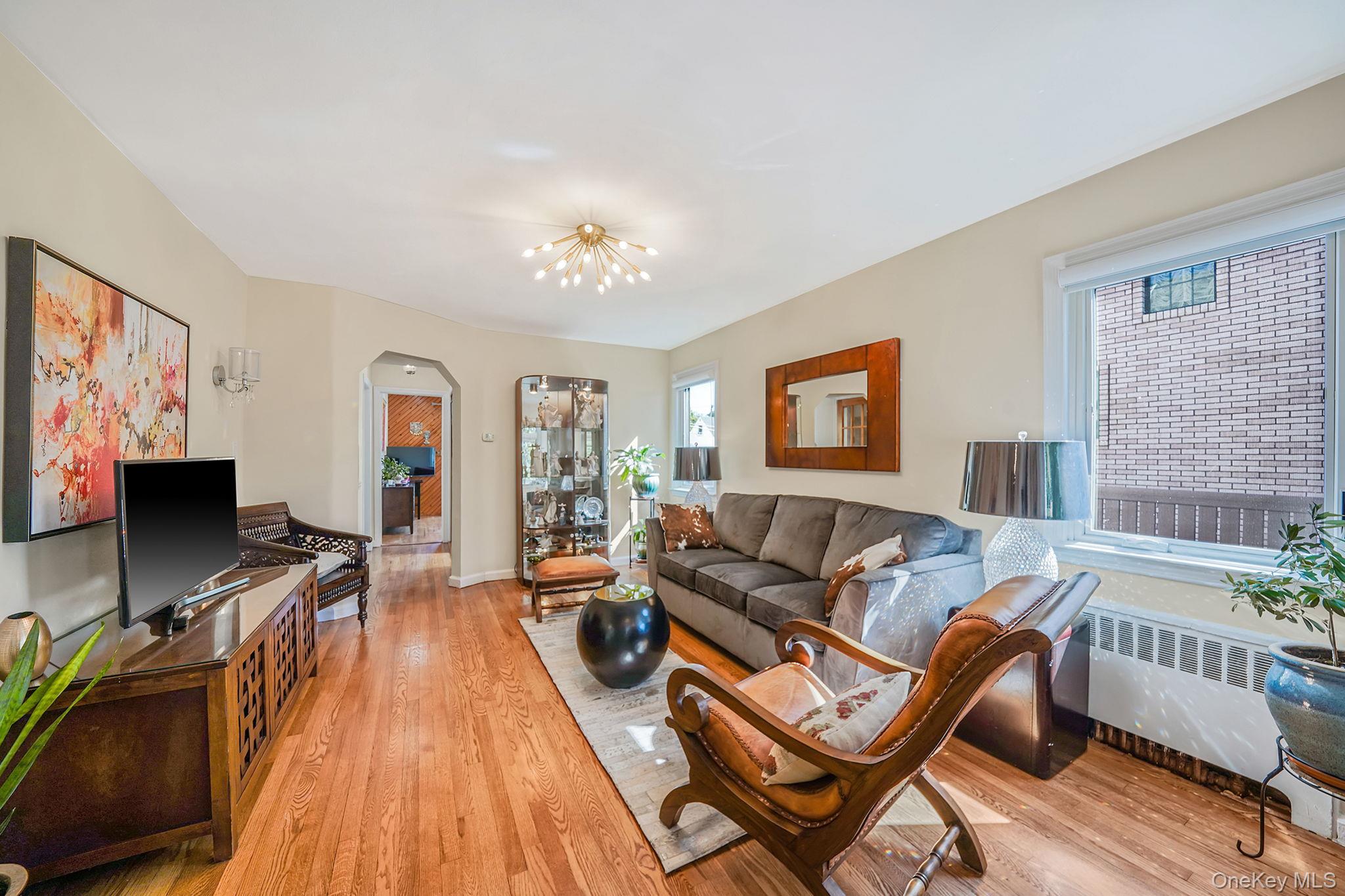 8133 260th Street, Glen Oaks, NY 11004