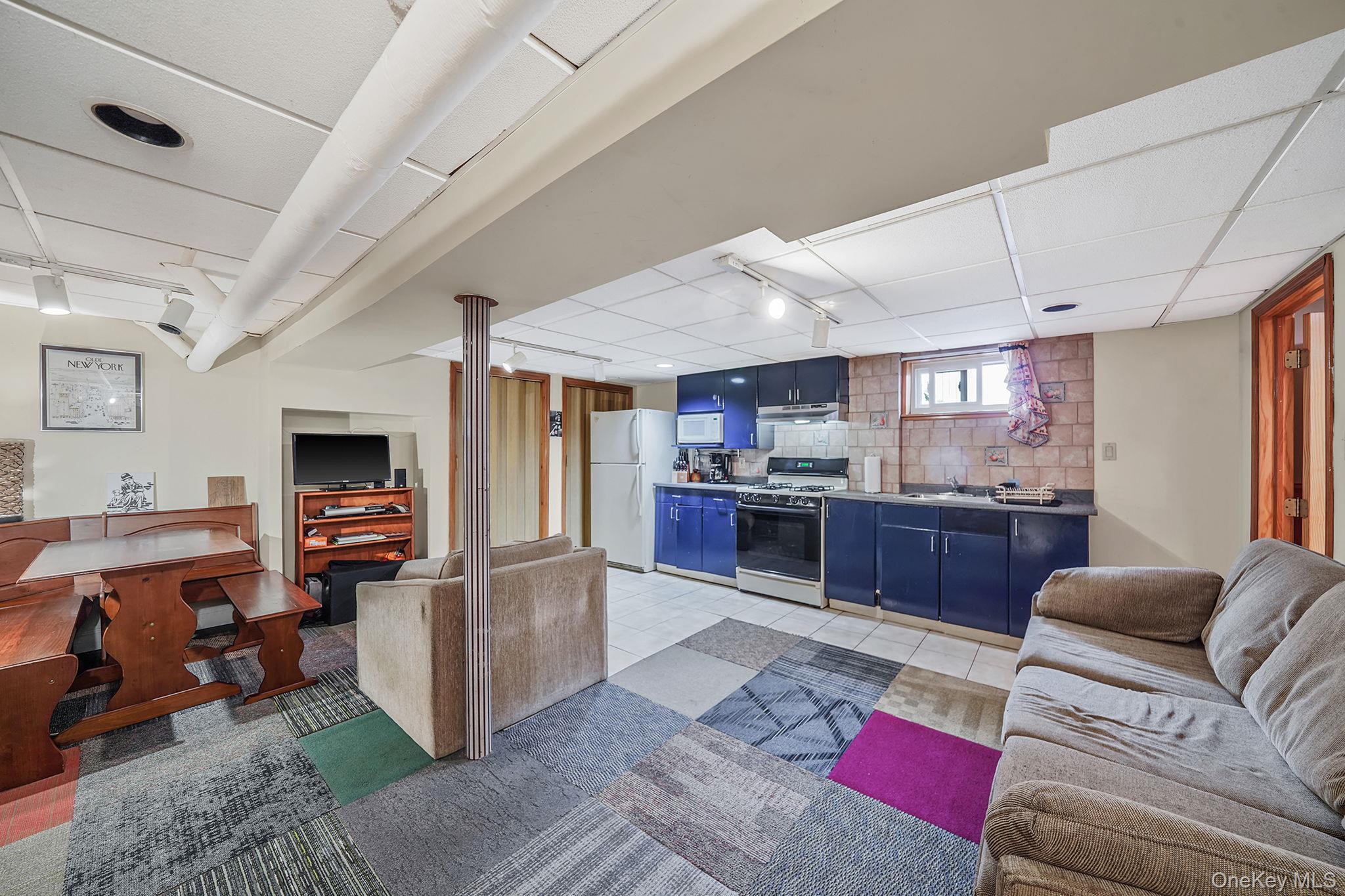 8133 260th Street, Glen Oaks, NY 11004