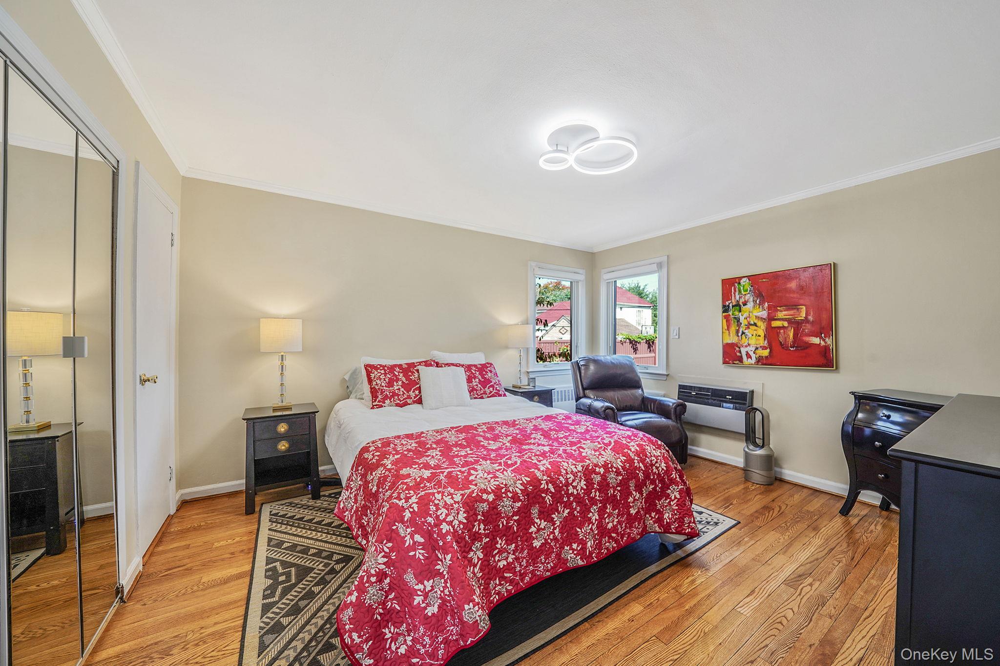 8133 260th Street, Glen Oaks, NY 11004