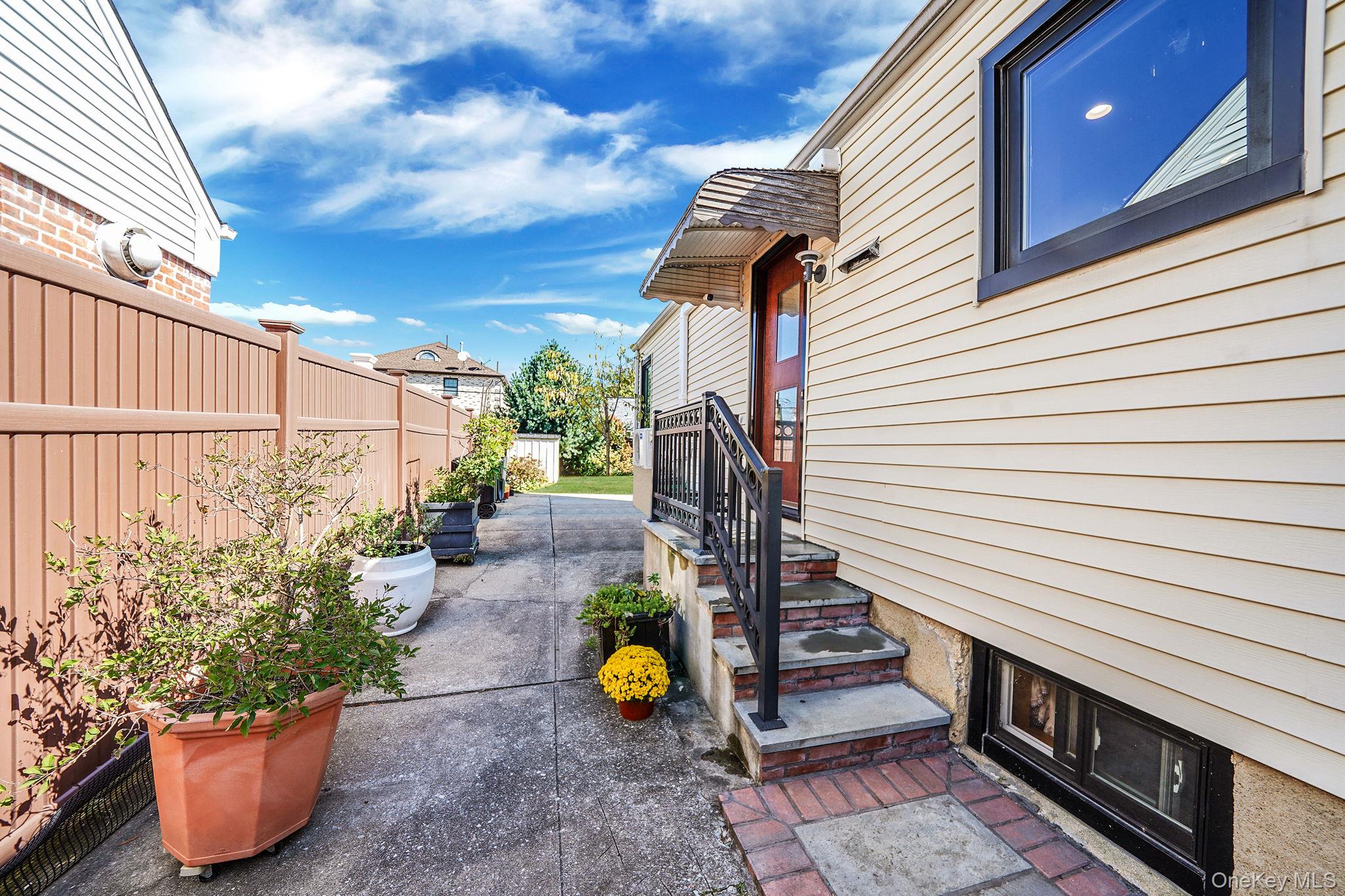 8133 260th Street, Glen Oaks, NY 11004