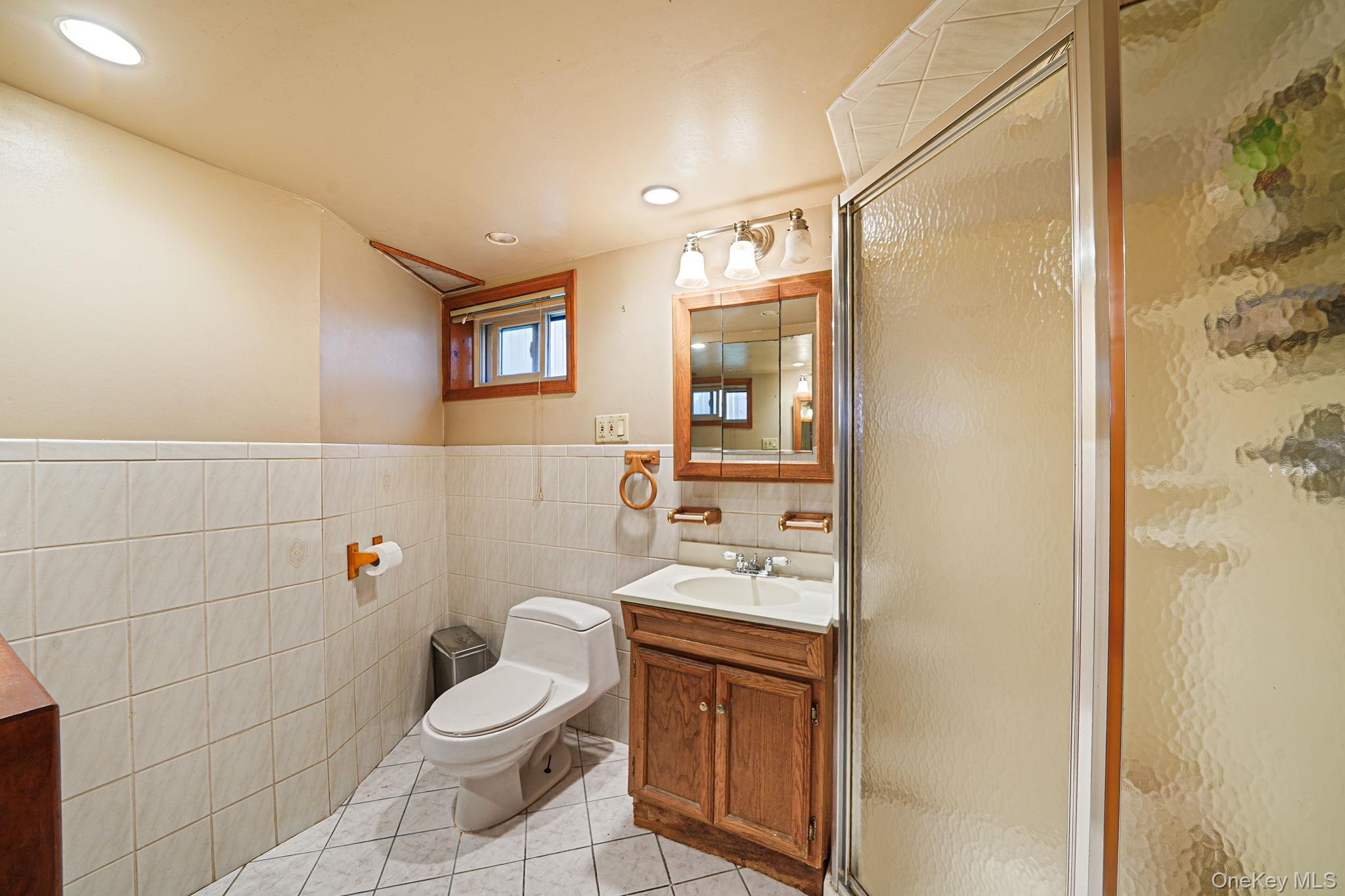 8133 260th Street, Glen Oaks, NY 11004