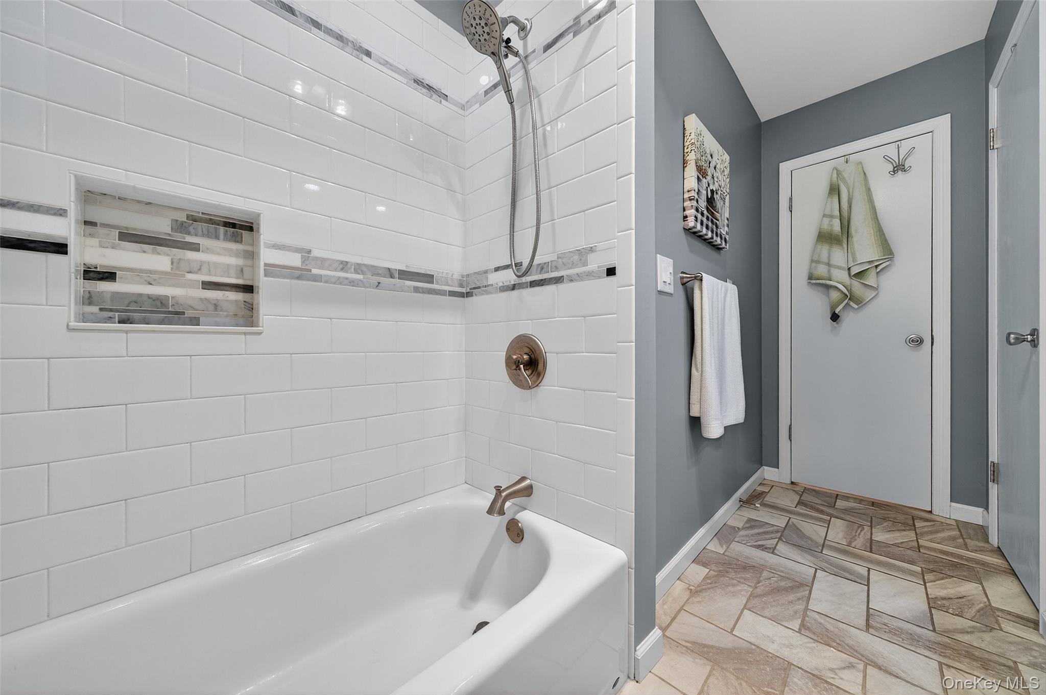 18 Rondack Road, Middletown, NY 10941