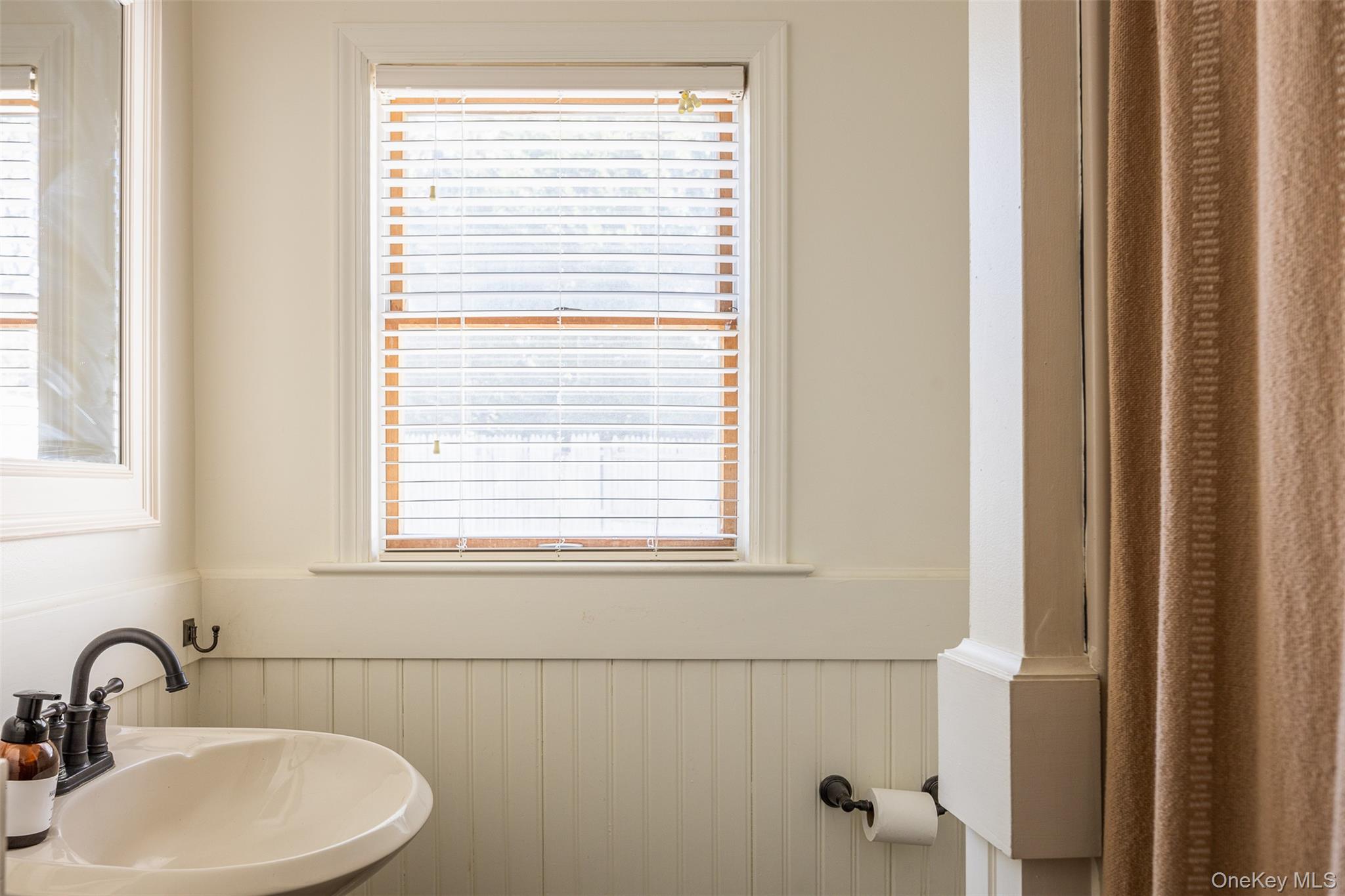 428 Montauk Highway, East Moriches, NY 11940