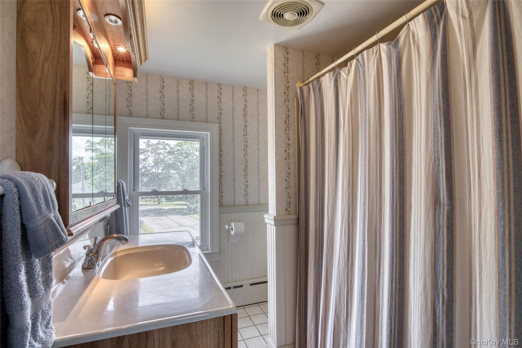 385 Cottage Place, Southold, NY 11971