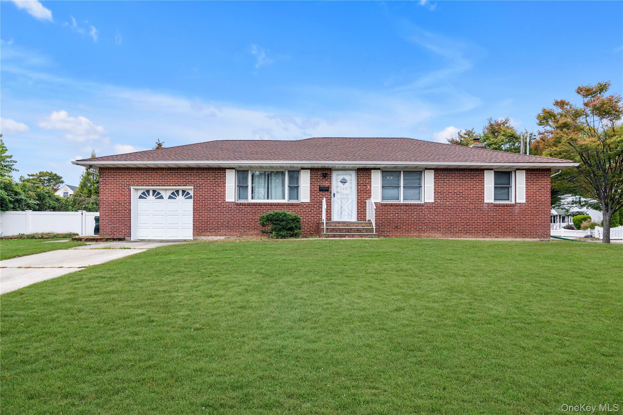 459 Albany Avenue, Lindenhurst, NY 11757