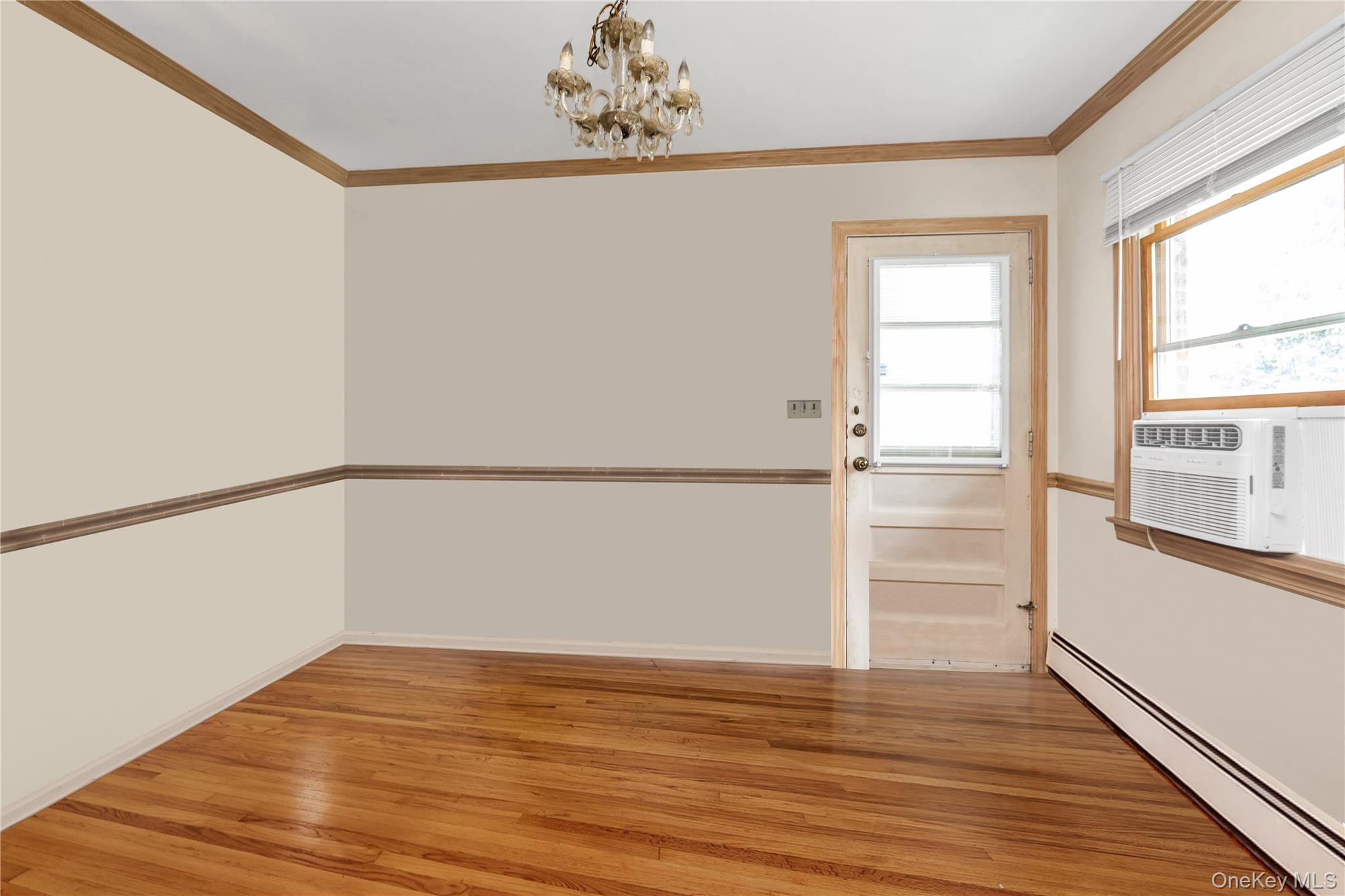 459 Albany Avenue, Lindenhurst, NY 11757