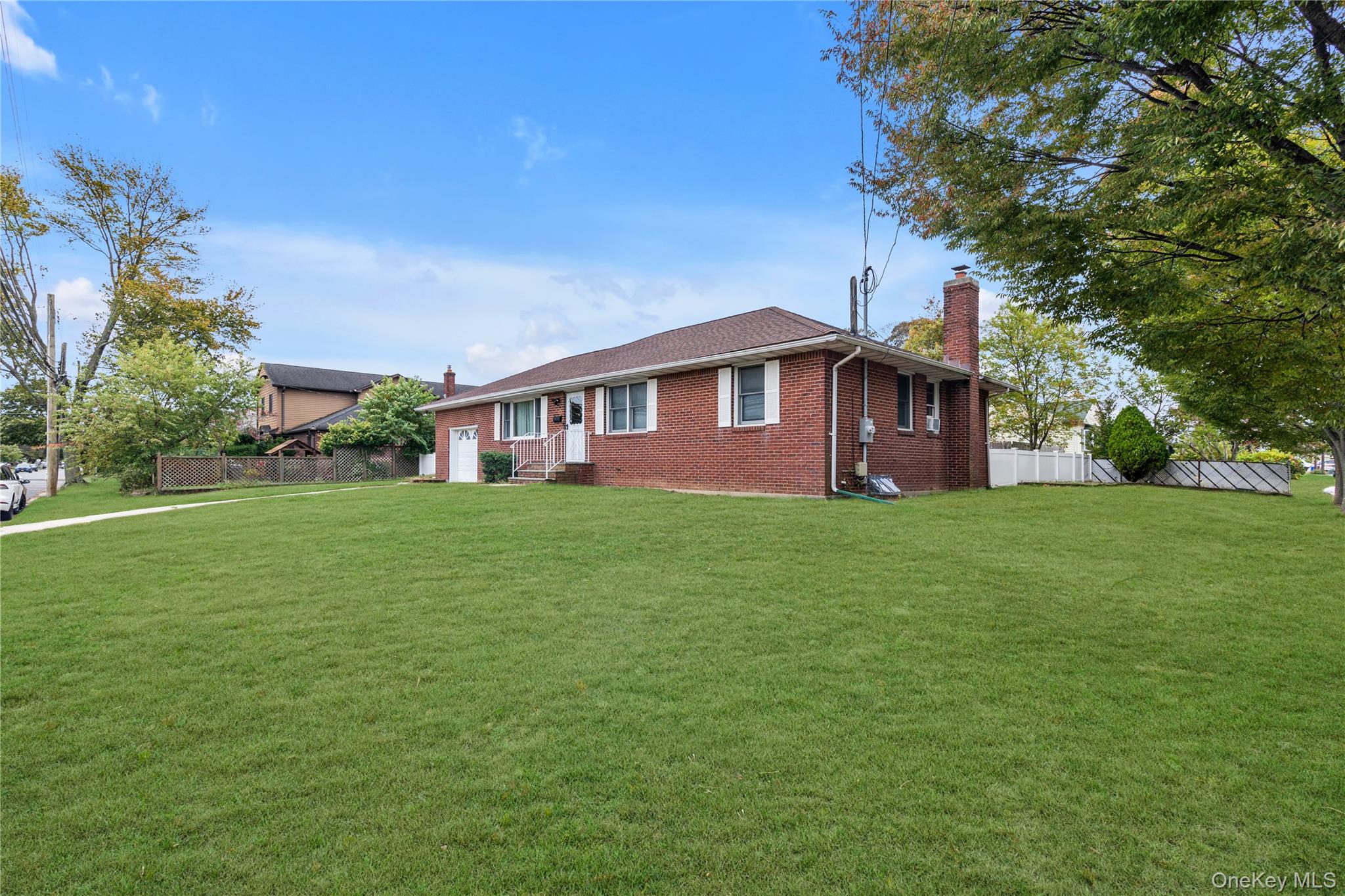 459 Albany Avenue, Lindenhurst, NY 11757