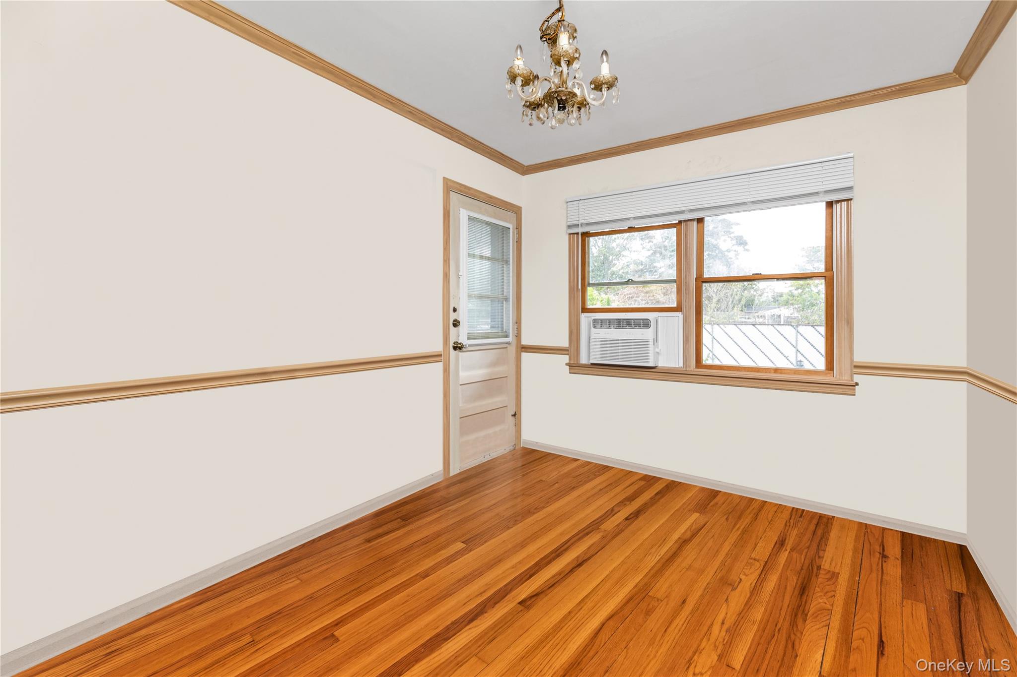 459 Albany Avenue, Lindenhurst, NY 11757