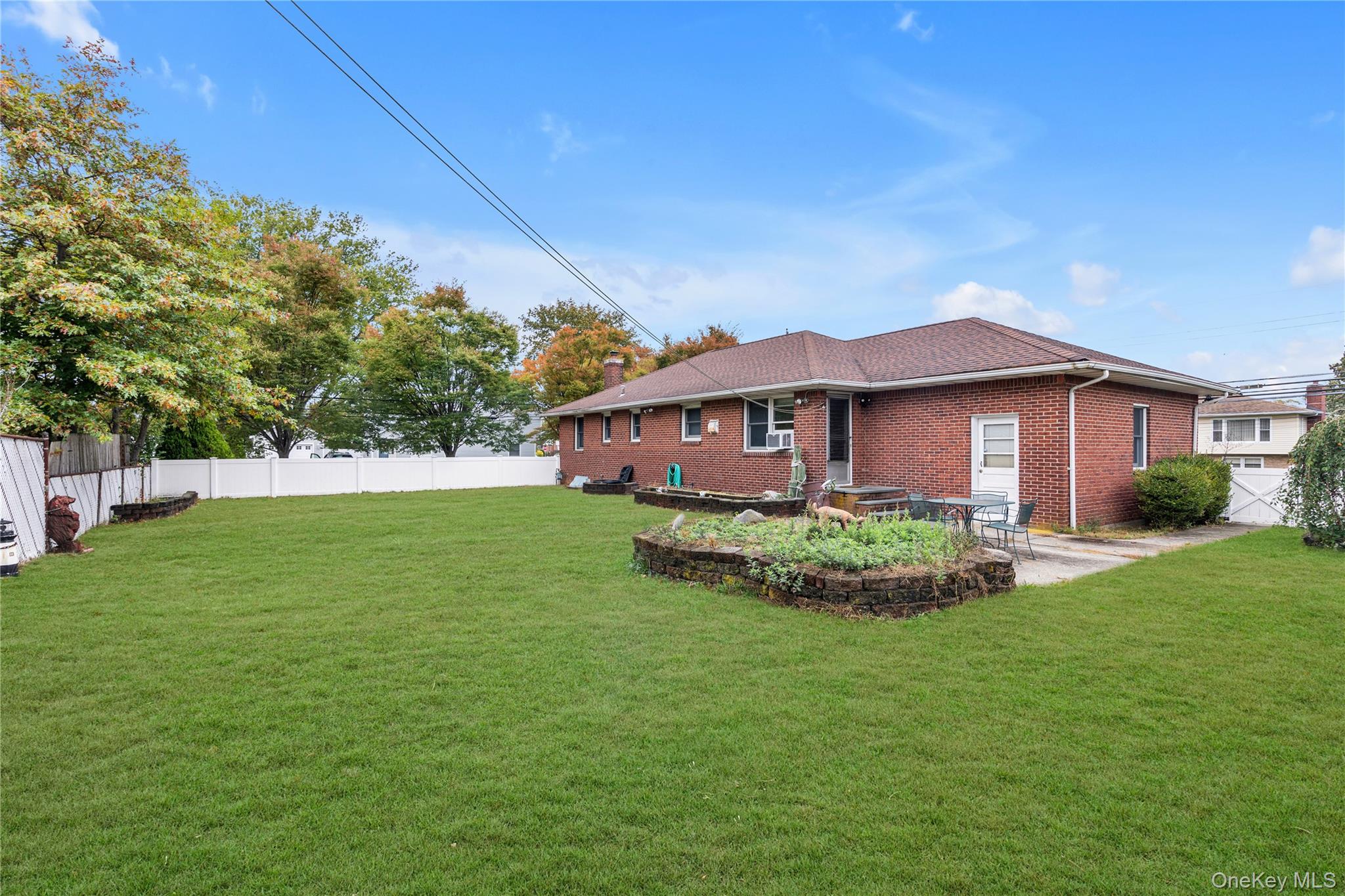 459 Albany Avenue, Lindenhurst, NY 11757