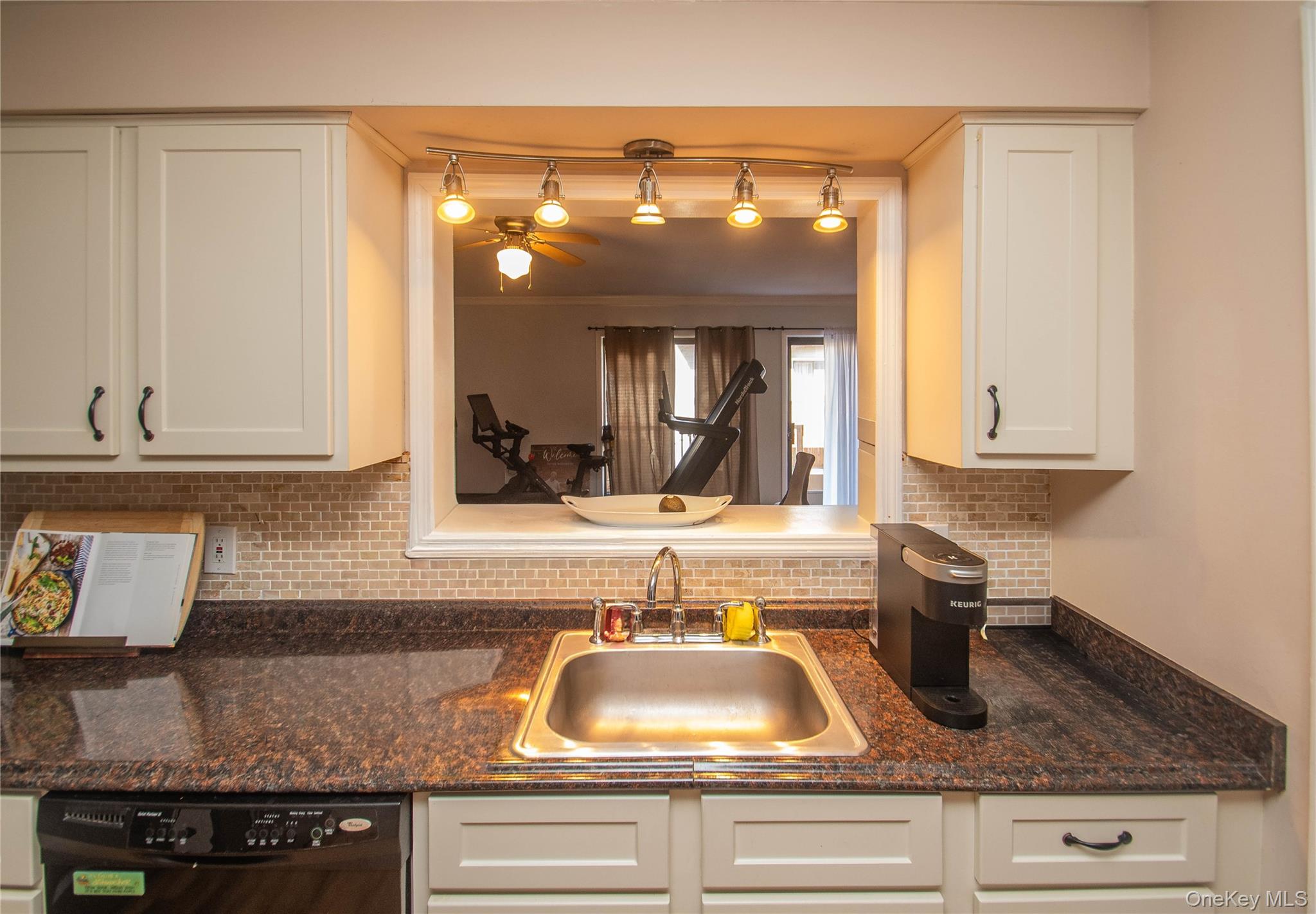 5904 Chelsea Cove N, Hopewell Junction, NY 12533