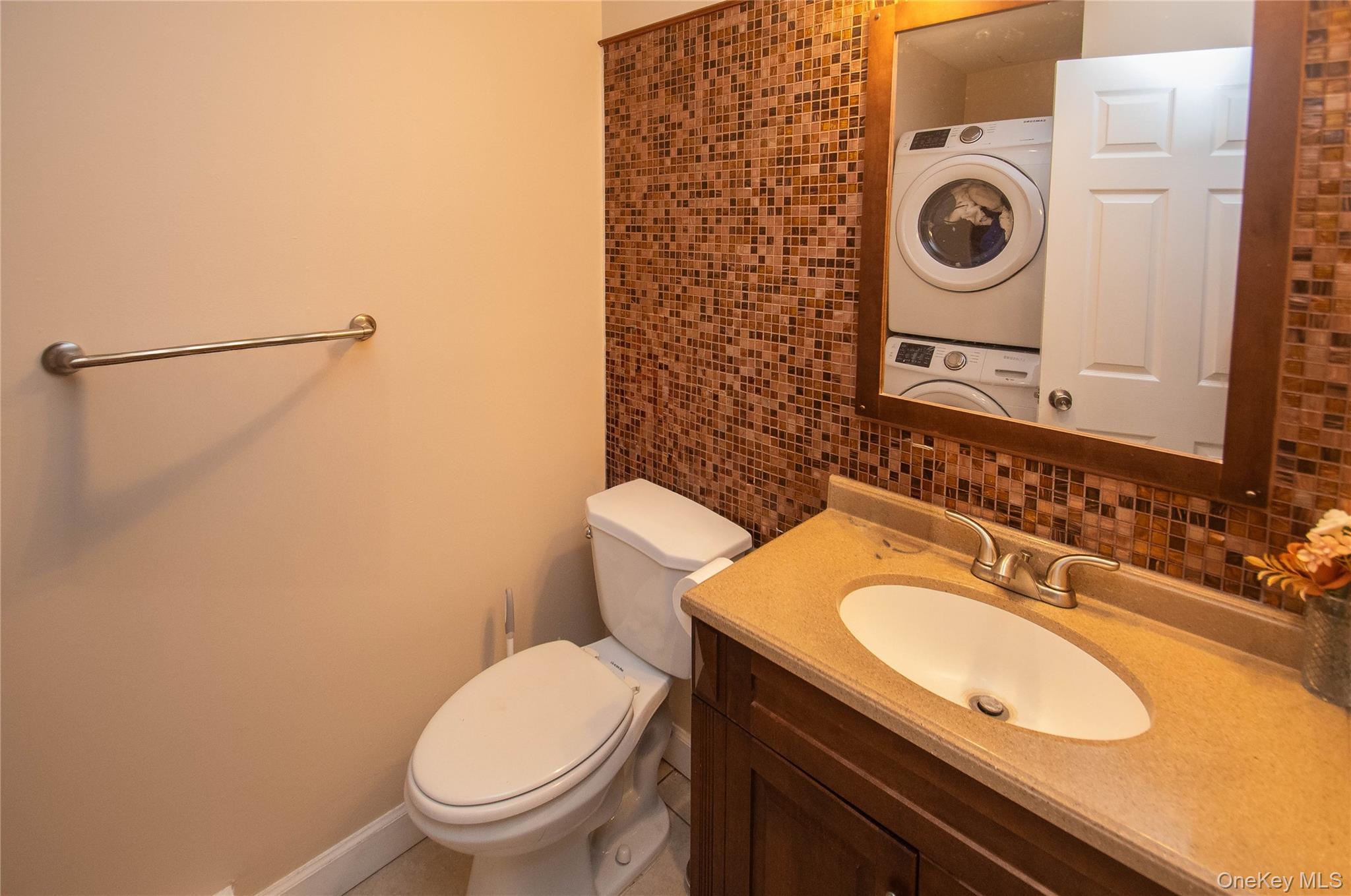 5904 Chelsea Cove N, Hopewell Junction, NY 12533