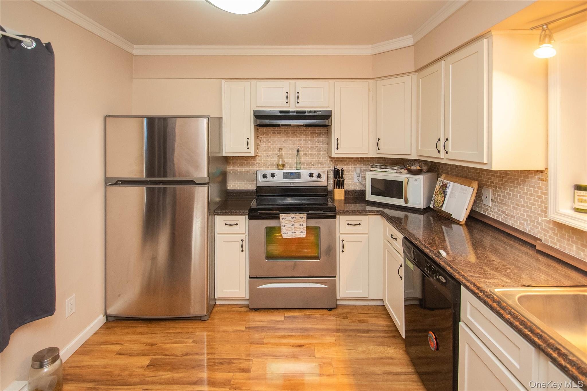 5904 Chelsea Cove N, Hopewell Junction, NY 12533