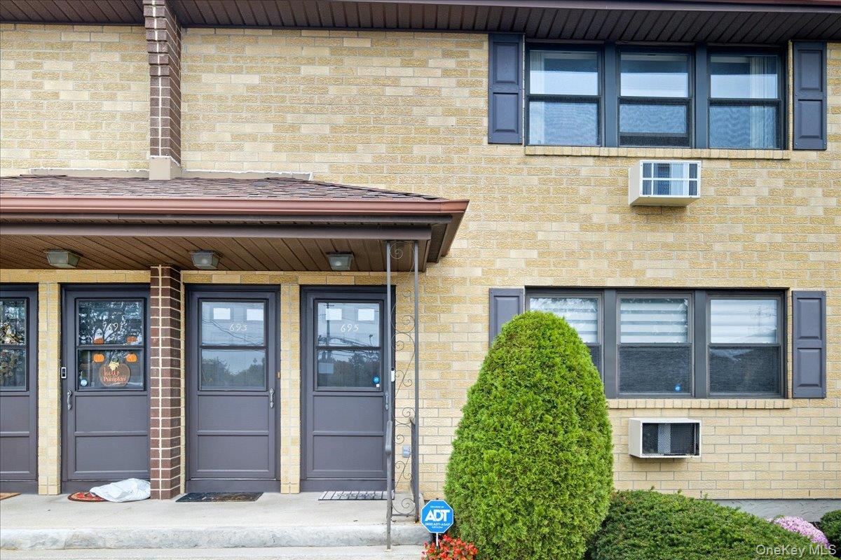 693 Wantagh Avenue, Wantagh, NY 11793