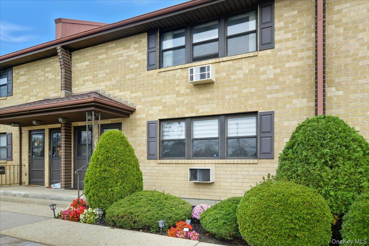 693 Wantagh Avenue, Wantagh, NY 11793