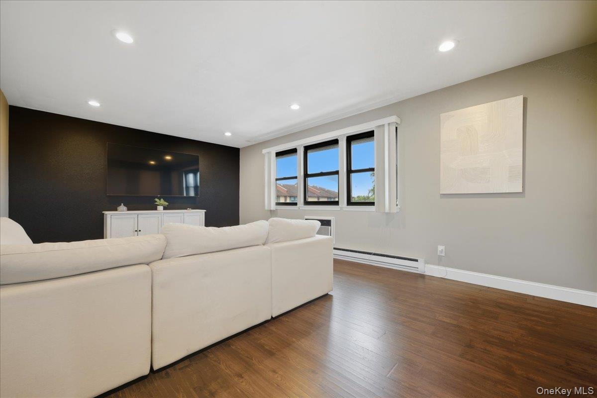 693 Wantagh Avenue, Wantagh, NY 11793