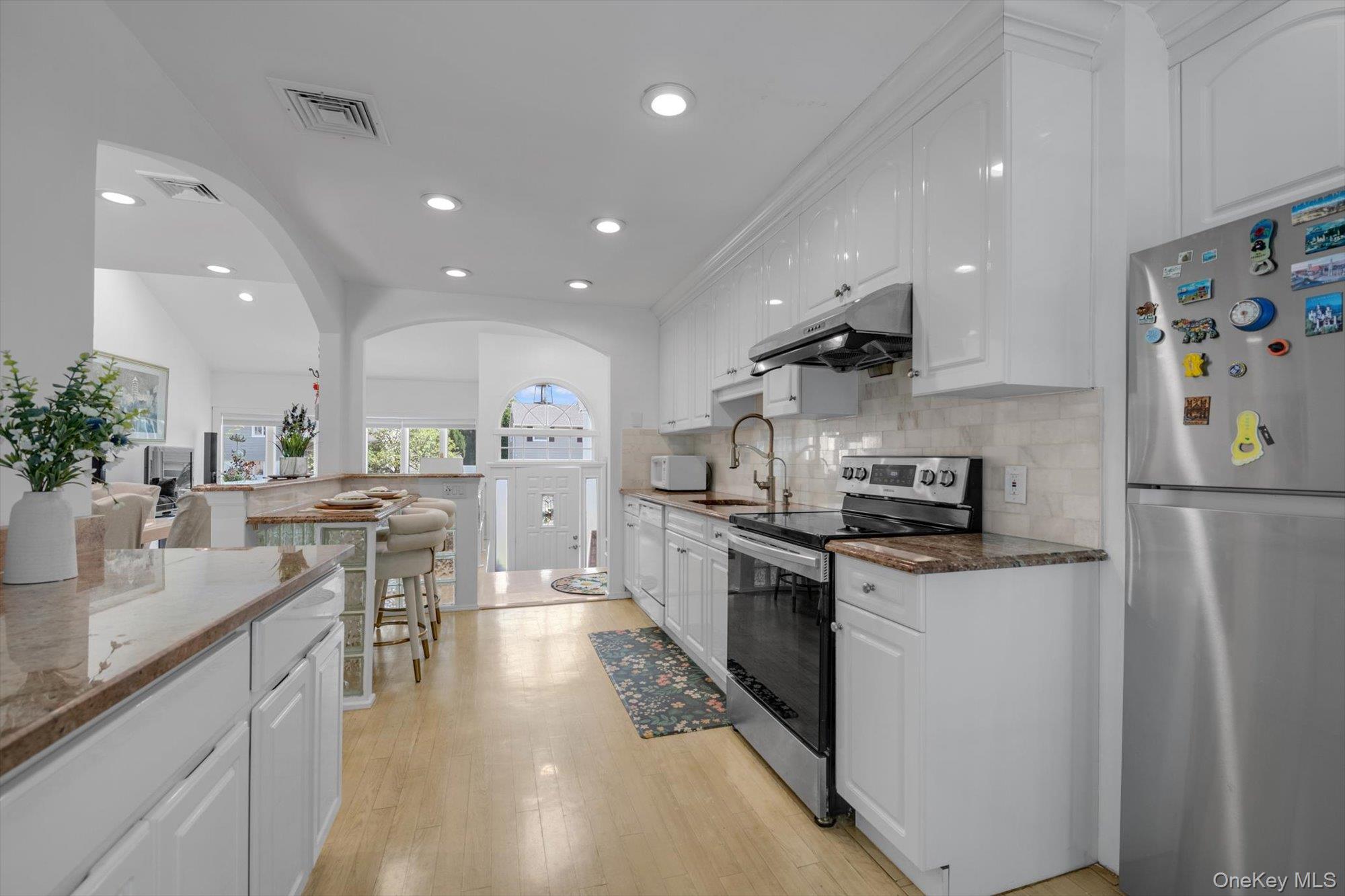 38 Loretta Drive, Syosset, NY 11791