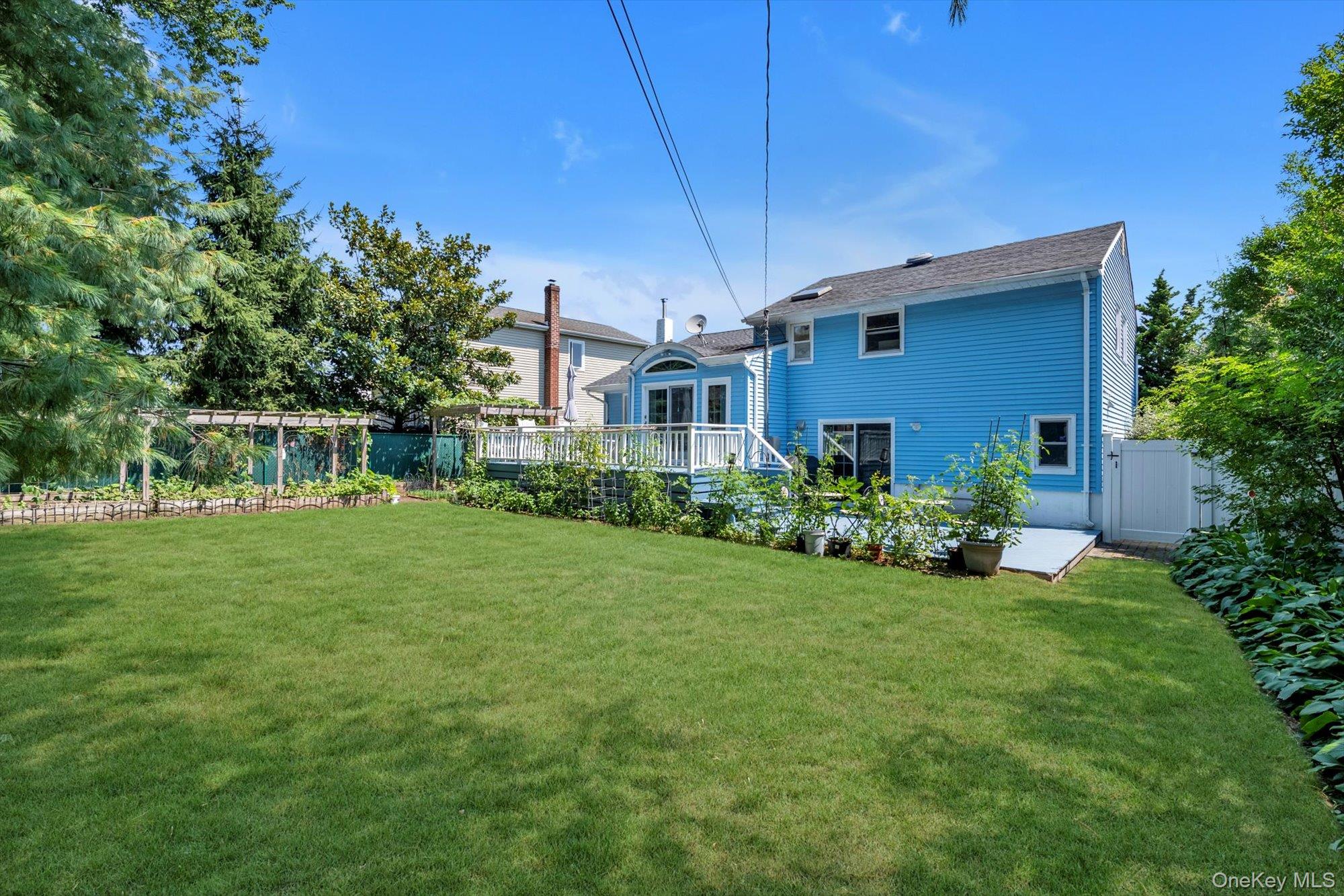 38 Loretta Drive, Syosset, NY 11791