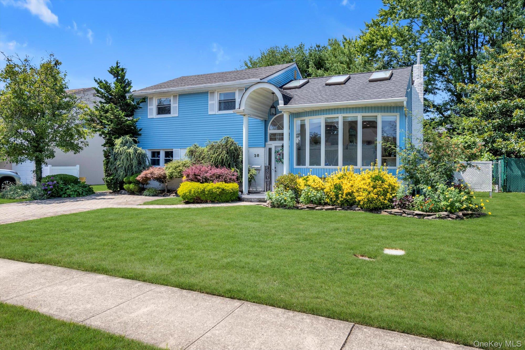 38 Loretta Drive, Syosset, NY 11791